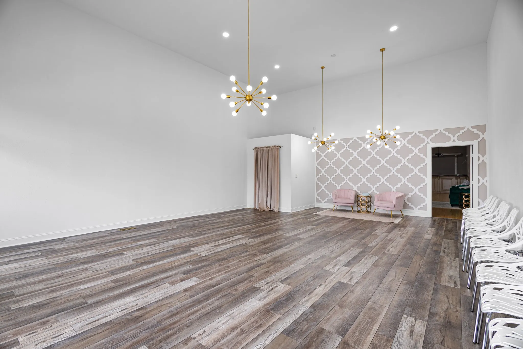 Retail For Rent in Grayson County , 110 E Main Street, Whitesboro, Texas 76273, 0, 0, Garage spaces, 3,600 Sqft, built in 0, mls#21281335, Real Estate Agent in Whitesboro, Homes For Rent in Grayson county, Homes For Rent in Whitesboro, Realtor in Whitesboro Texas, Real Estate Brokerage Independent Realty Texas, Luminita Cordes Realtor