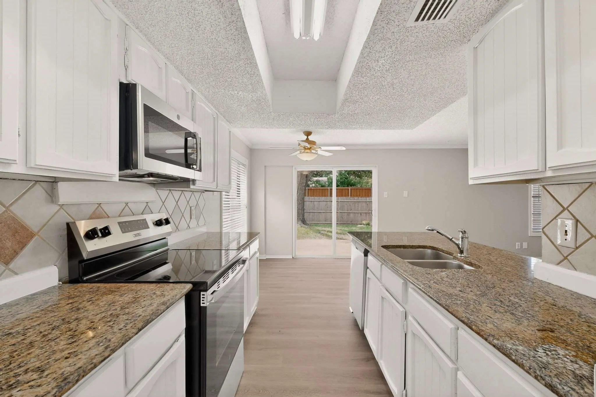 Single Family Residence For Sale in Dallas County , 5513 Galaxie Road, Garland, Texas 75044, 3 Bedroom, 3 Bathroom, 2 Garage spaces, 2,238 Sqft, built in 1977, mls#21284214, Real Estate Agent in Garland, Homes For Sale in Dallas county, Homes For Sale in Garland, Realtor in Garland Texas, Real Estate Brokerage Independent Realty Texas, Luminita Cordes Realtor