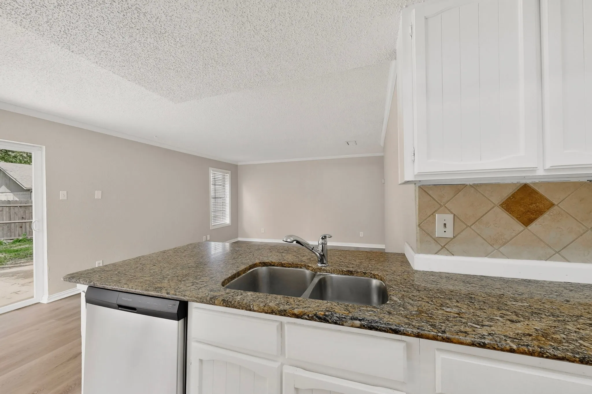 Single Family Residence For Sale in Dallas County , 5513 Galaxie Road, Garland, Texas 75044, 3 Bedroom, 3 Bathroom, 2 Garage spaces, 2,238 Sqft, built in 1977, mls#21284214, Real Estate Agent in Garland, Homes For Sale in Dallas county, Homes For Sale in Garland, Realtor in Garland Texas, Real Estate Brokerage Independent Realty Texas, Luminita Cordes Realtor