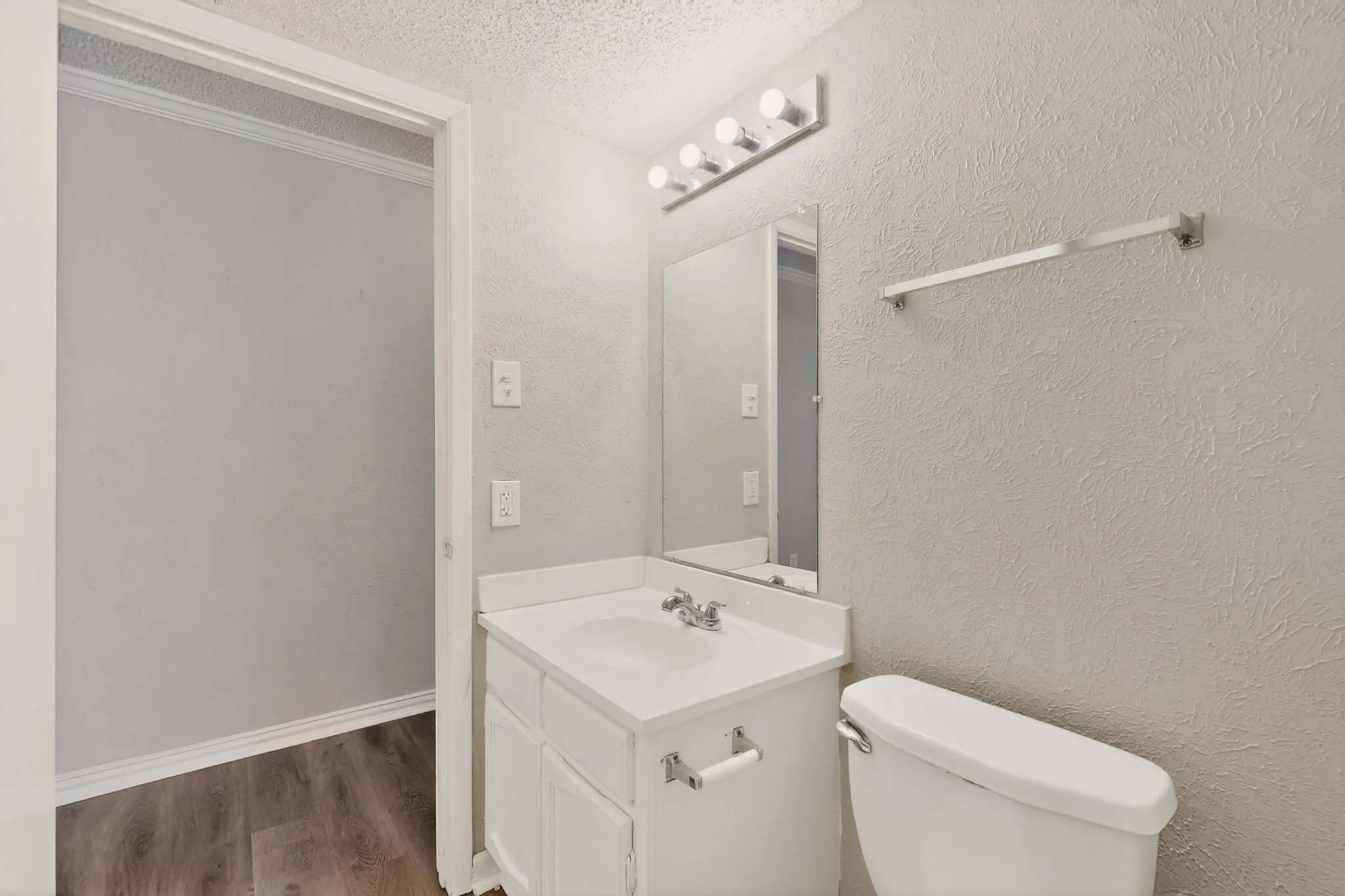Single Family Residence For Sale in Dallas County , 5513 Galaxie Road, Garland, Texas 75044, 3 Bedroom, 3 Bathroom, 2 Garage spaces, 2,238 Sqft, built in 1977, mls#21284214, Real Estate Agent in Garland, Homes For Sale in Dallas county, Homes For Sale in Garland, Realtor in Garland Texas, Real Estate Brokerage Independent Realty Texas, Luminita Cordes Realtor