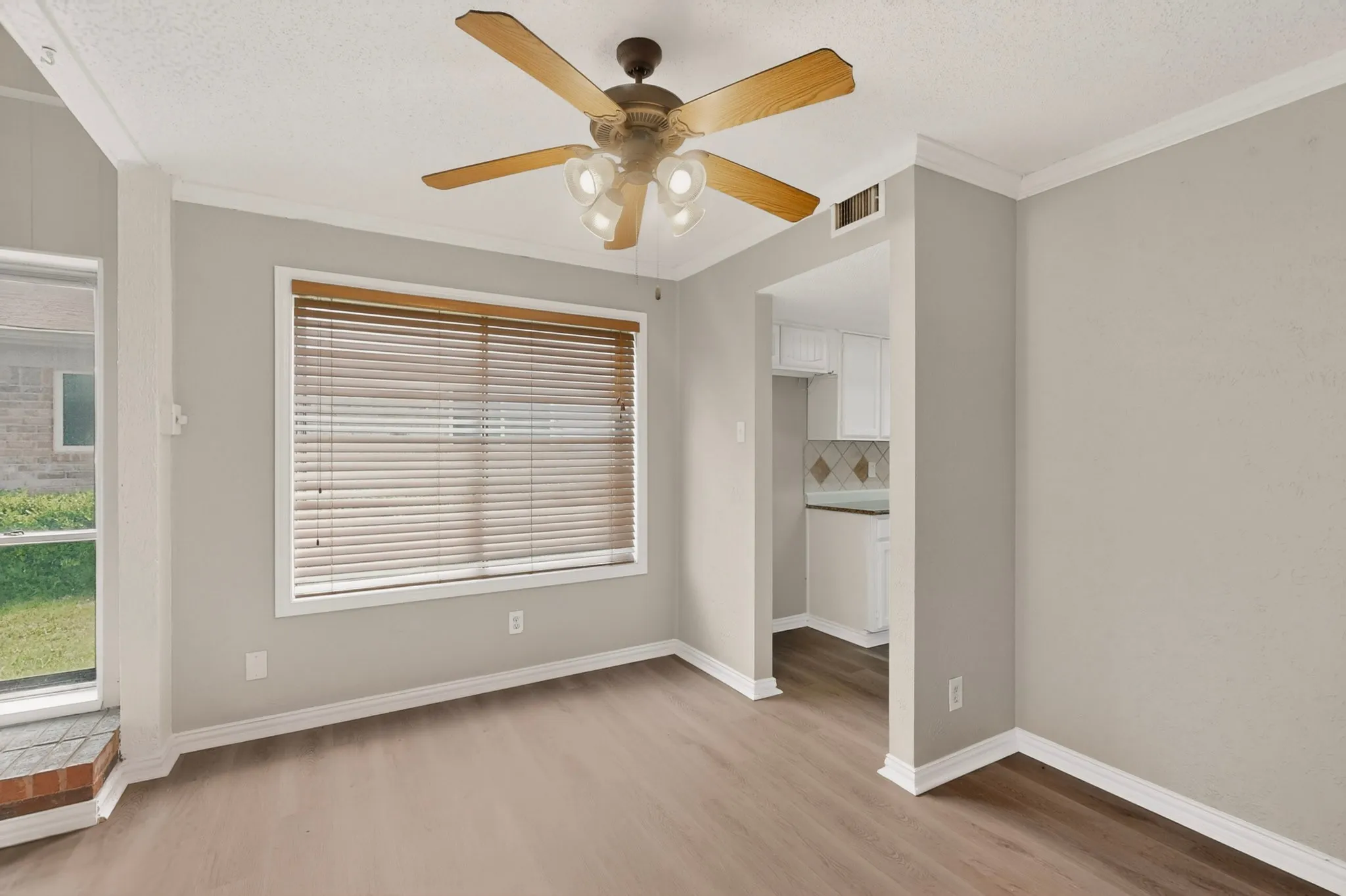 Single Family Residence For Sale in Dallas County , 5513 Galaxie Road, Garland, Texas 75044, 3 Bedroom, 3 Bathroom, 2 Garage spaces, 2,238 Sqft, built in 1977, mls#21284214, Real Estate Agent in Garland, Homes For Sale in Dallas county, Homes For Sale in Garland, Realtor in Garland Texas, Real Estate Brokerage Independent Realty Texas, Luminita Cordes Realtor