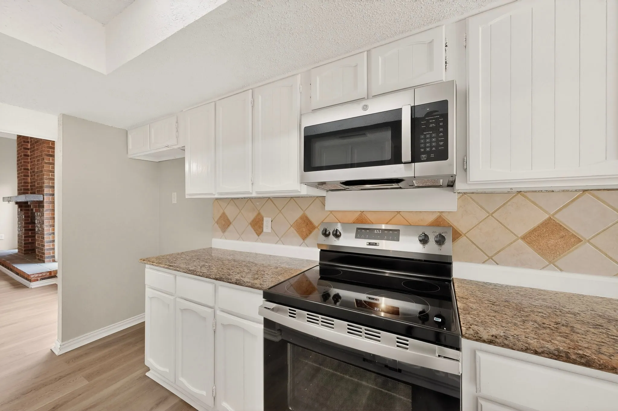 Single Family Residence For Sale in Dallas County , 5513 Galaxie Road, Garland, Texas 75044, 3 Bedroom, 3 Bathroom, 2 Garage spaces, 2,238 Sqft, built in 1977, mls#21284214, Real Estate Agent in Garland, Homes For Sale in Dallas county, Homes For Sale in Garland, Realtor in Garland Texas, Real Estate Brokerage Independent Realty Texas, Luminita Cordes Realtor