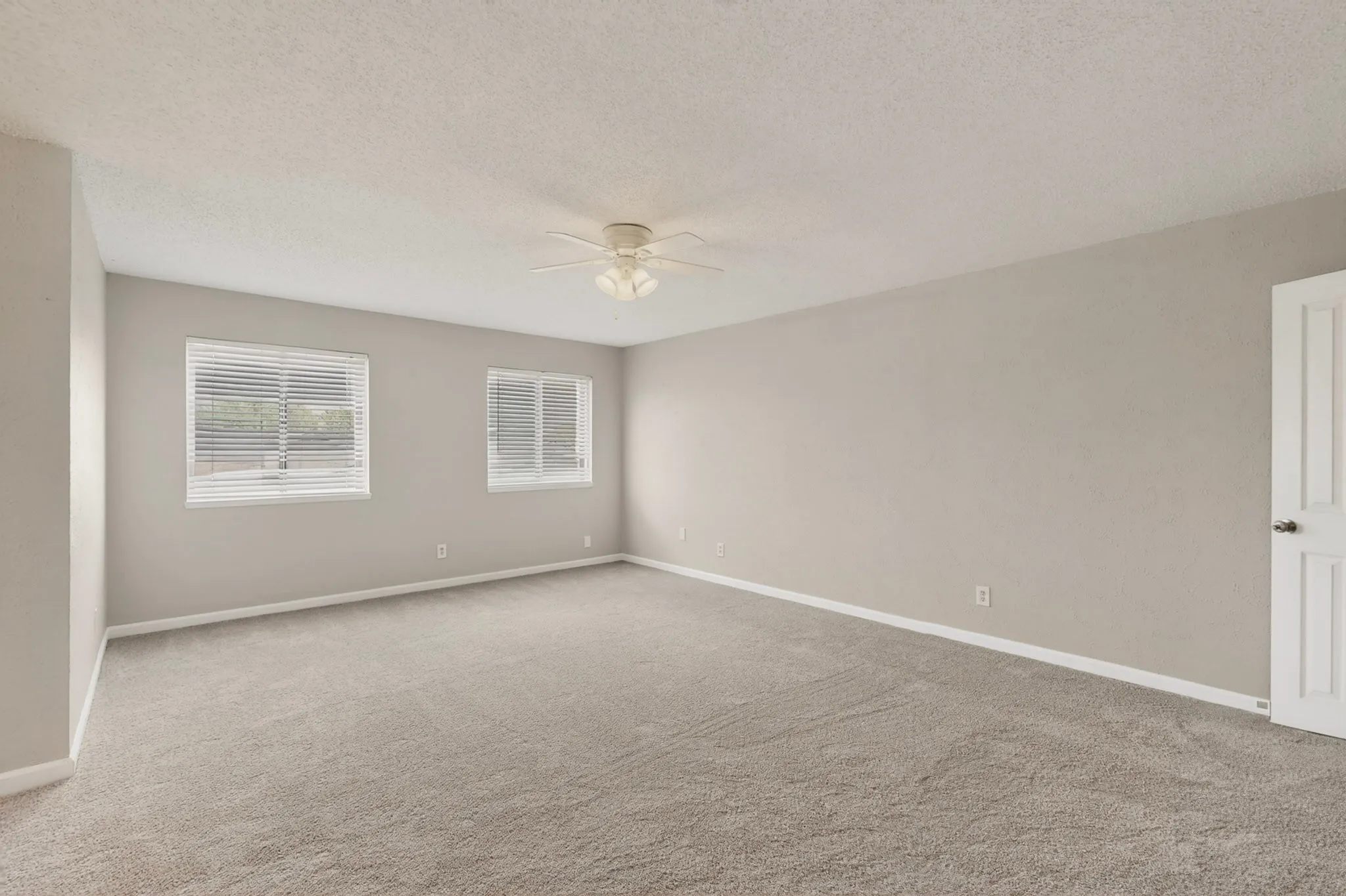 Single Family Residence For Sale in Dallas County , 5513 Galaxie Road, Garland, Texas 75044, 3 Bedroom, 3 Bathroom, 2 Garage spaces, 2,238 Sqft, built in 1977, mls#21284214, Real Estate Agent in Garland, Homes For Sale in Dallas county, Homes For Sale in Garland, Realtor in Garland Texas, Real Estate Brokerage Independent Realty Texas, Luminita Cordes Realtor