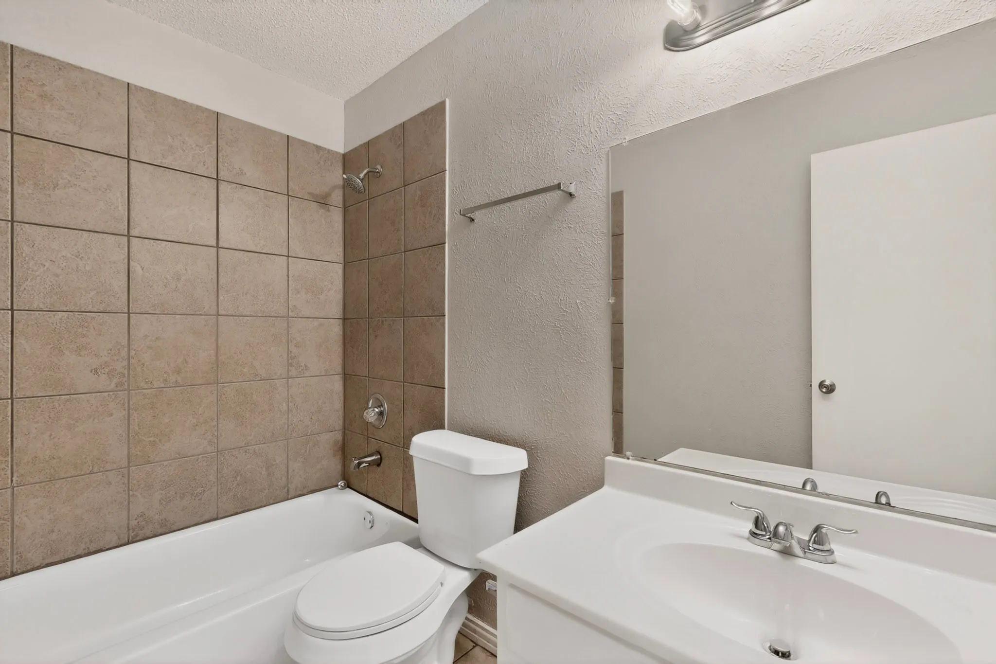Single Family Residence For Sale in Dallas County , 5513 Galaxie Road, Garland, Texas 75044, 3 Bedroom, 3 Bathroom, 2 Garage spaces, 2,238 Sqft, built in 1977, mls#21284214, Real Estate Agent in Garland, Homes For Sale in Dallas county, Homes For Sale in Garland, Realtor in Garland Texas, Real Estate Brokerage Independent Realty Texas, Luminita Cordes Realtor