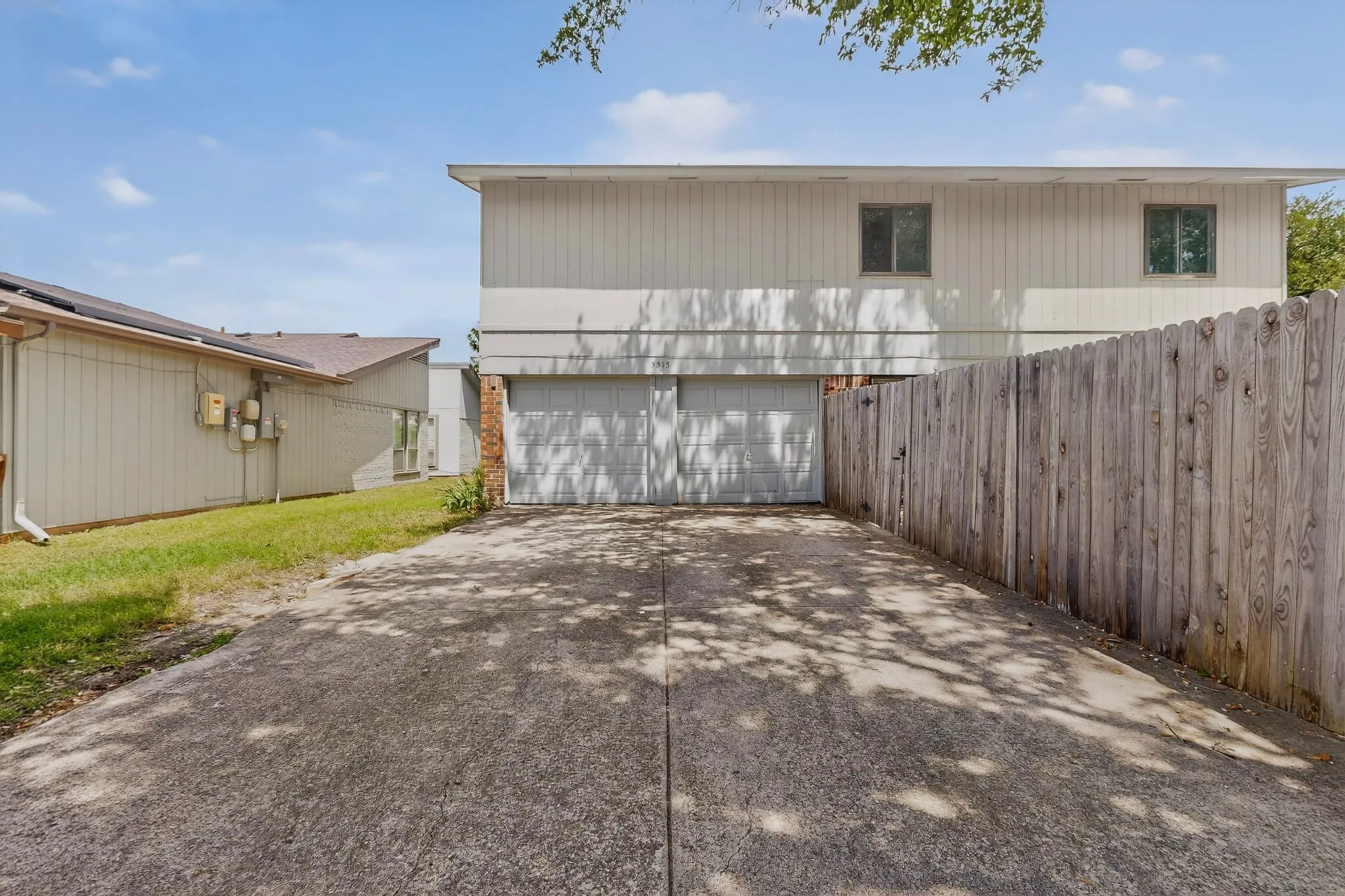 Single Family Residence For Sale in Dallas County , 5513 Galaxie Road, Garland, Texas 75044, 3 Bedroom, 3 Bathroom, 2 Garage spaces, 2,238 Sqft, built in 1977, mls#21284214, Real Estate Agent in Garland, Homes For Sale in Dallas county, Homes For Sale in Garland, Realtor in Garland Texas, Real Estate Brokerage Independent Realty Texas, Luminita Cordes Realtor