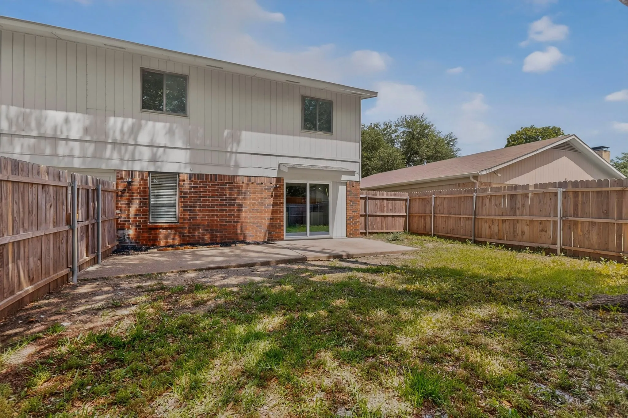 Single Family Residence For Sale in Dallas County , 5513 Galaxie Road, Garland, Texas 75044, 3 Bedroom, 3 Bathroom, 2 Garage spaces, 2,238 Sqft, built in 1977, mls#21284214, Real Estate Agent in Garland, Homes For Sale in Dallas county, Homes For Sale in Garland, Realtor in Garland Texas, Real Estate Brokerage Independent Realty Texas, Luminita Cordes Realtor