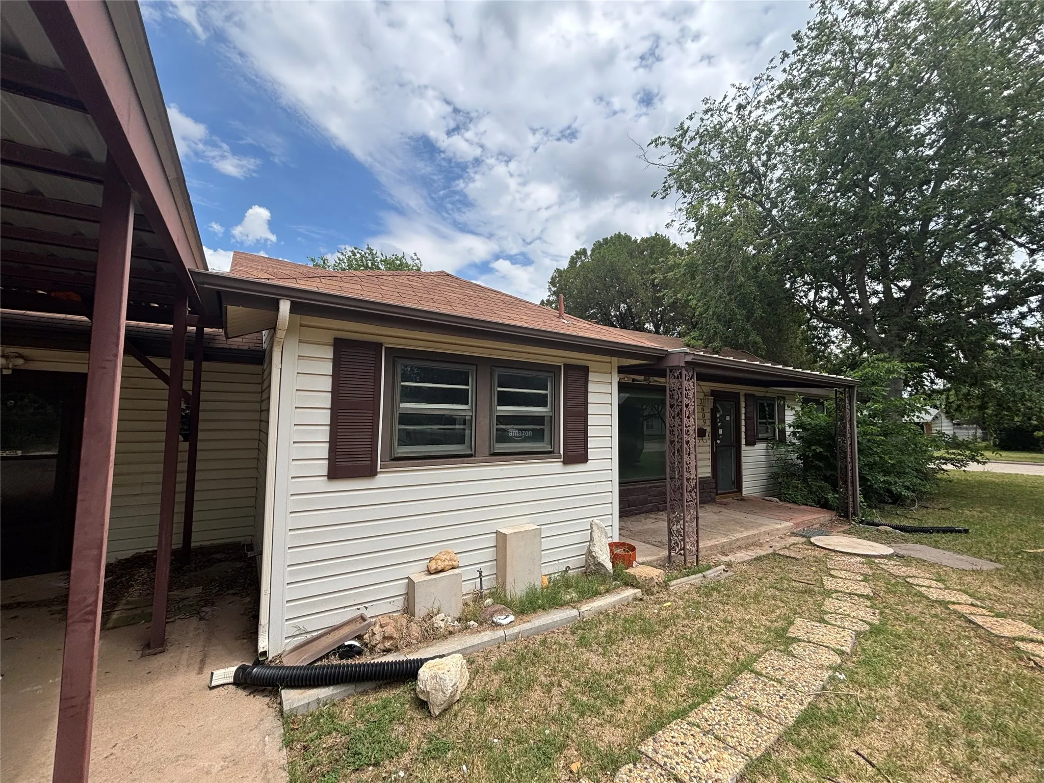 Single Family Residence For Sale in Taylor County , 3609 Erie Street, Abilene, Texas 79605, 5 Bedroom, 3 Bathroom, Garage spaces, 2,340 Sqft, built in 1952, mls#21284217, Real Estate Agent in Abilene, Homes For Sale in Taylor county, Homes For Sale in Abilene, Realtor in Abilene Texas, Real Estate Brokerage Independent Realty Texas, Luminita Cordes Realtor