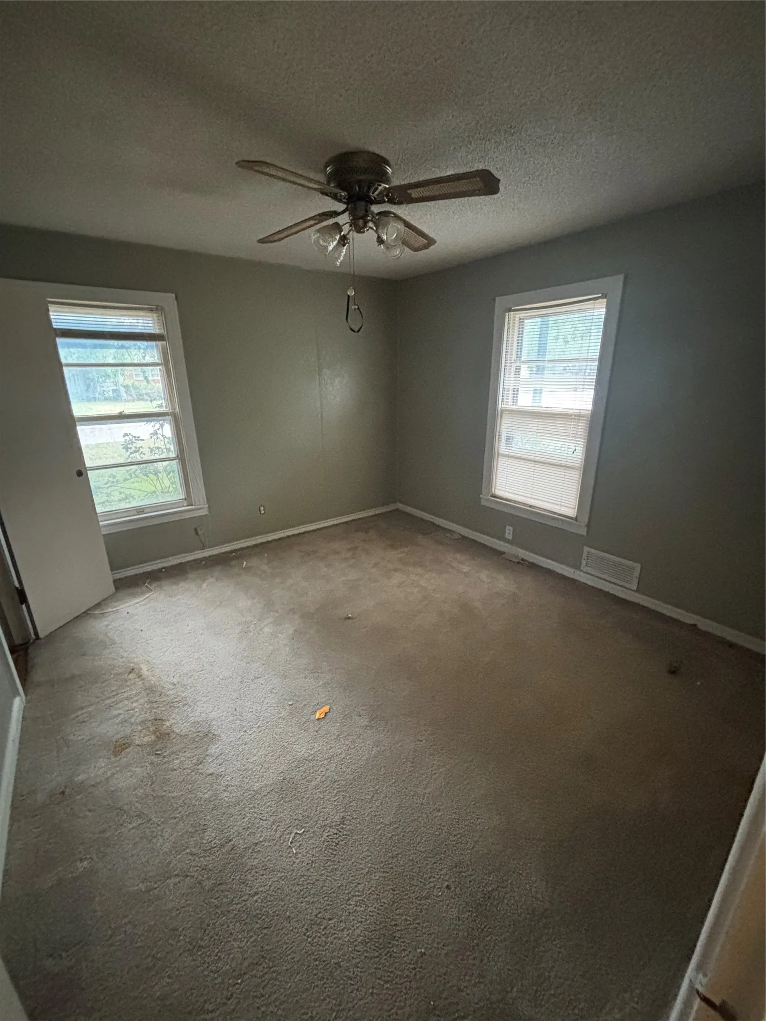 Single Family Residence For Sale in Taylor County , 3609 Erie Street, Abilene, Texas 79605, 5 Bedroom, 3 Bathroom, Garage spaces, 2,340 Sqft, built in 1952, mls#21284217, Real Estate Agent in Abilene, Homes For Sale in Taylor county, Homes For Sale in Abilene, Realtor in Abilene Texas, Real Estate Brokerage Independent Realty Texas, Luminita Cordes Realtor