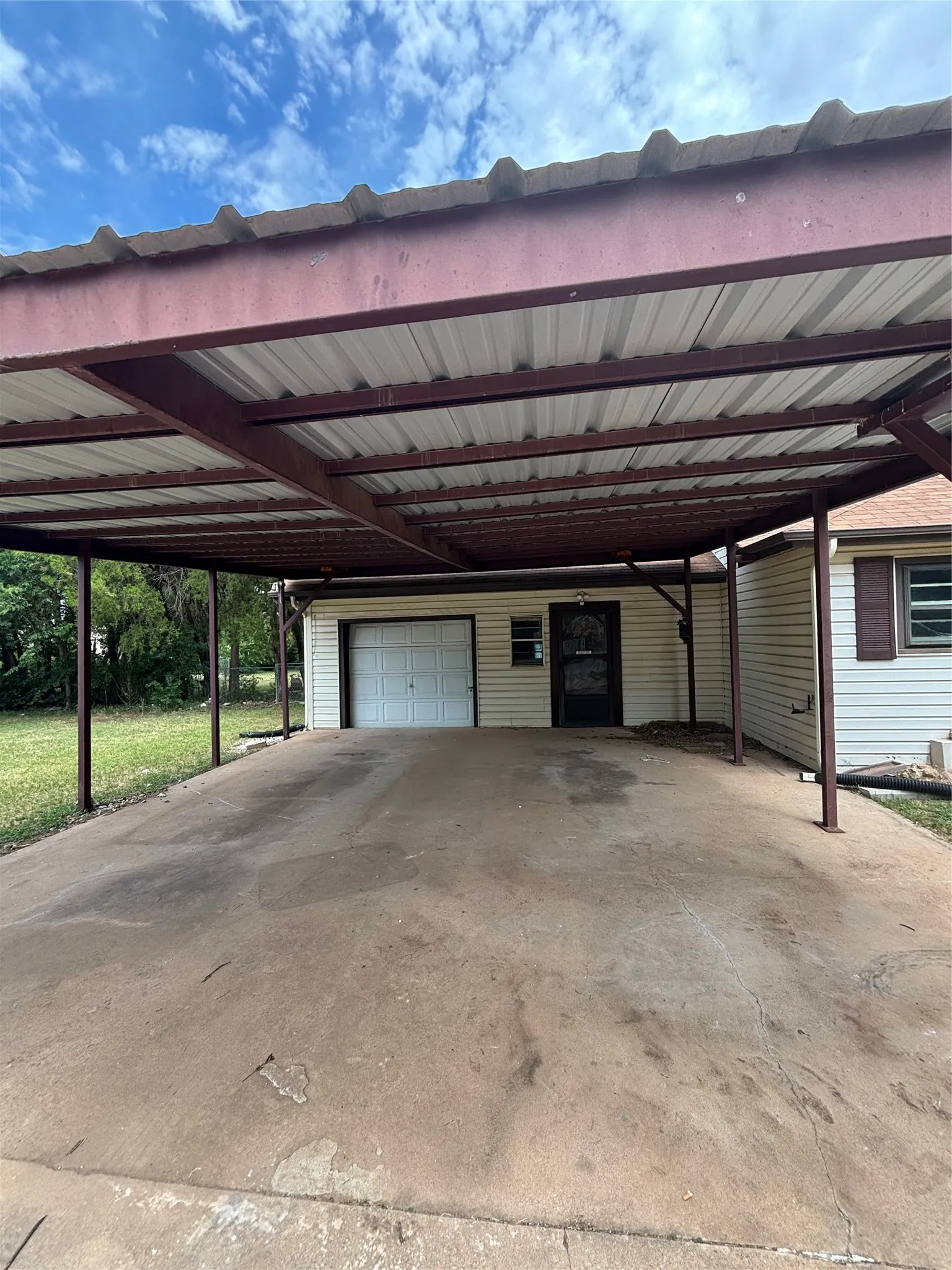 Single Family Residence For Sale in Taylor County , 3609 Erie Street, Abilene, Texas 79605, 5 Bedroom, 3 Bathroom, Garage spaces, 2,340 Sqft, built in 1952, mls#21284217, Real Estate Agent in Abilene, Homes For Sale in Taylor county, Homes For Sale in Abilene, Realtor in Abilene Texas, Real Estate Brokerage Independent Realty Texas, Luminita Cordes Realtor