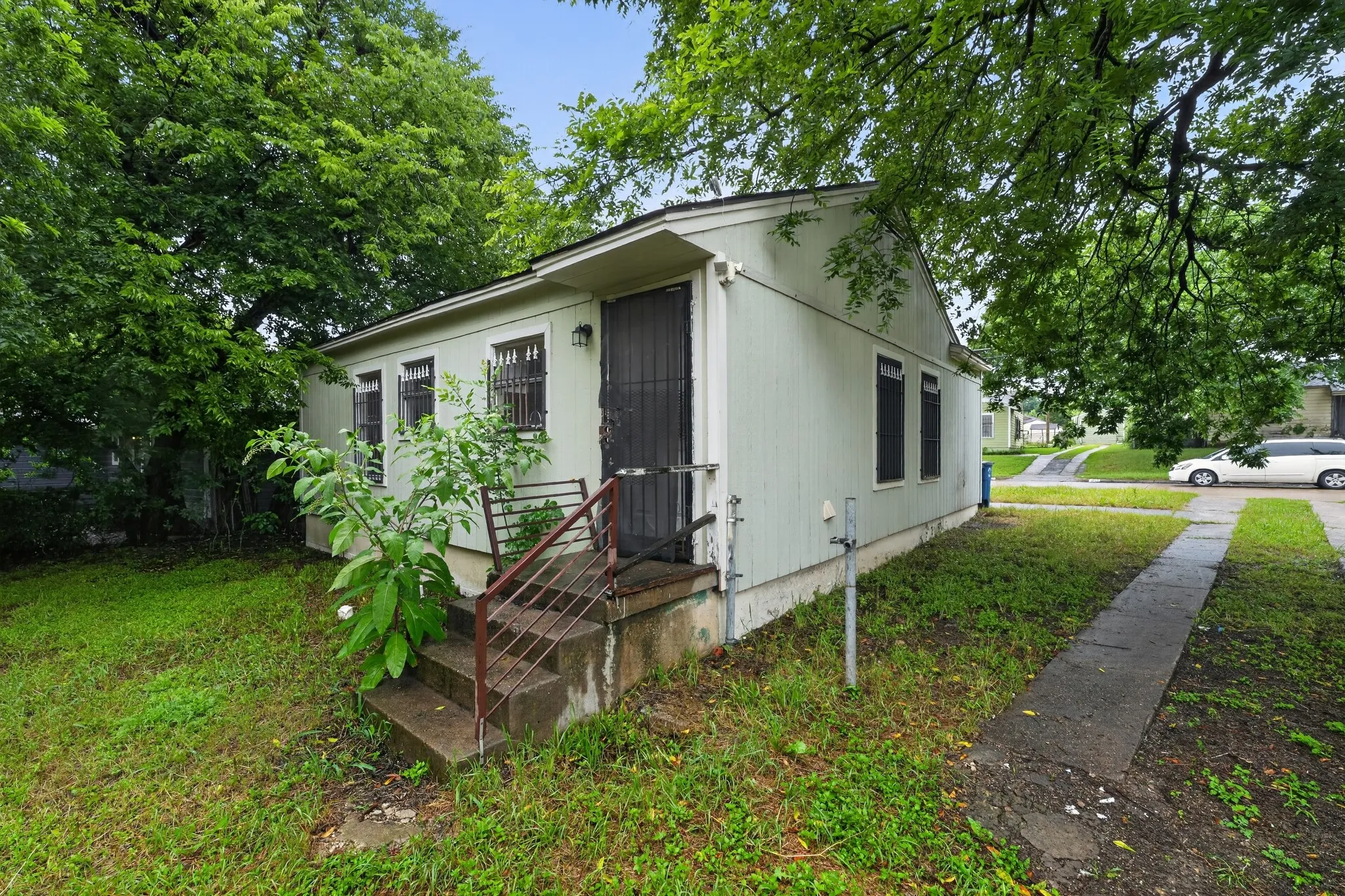 Single Family Residence For Sale in Dallas County , 3102 Kellogg Avenue, Dallas, Texas 75216, 2 Bedroom, 1 Bathroom, Garage spaces, 792 Sqft, built in 1950, mls#21282395, Real Estate Agent in Dallas, Homes For Sale in Dallas county, Homes For Sale in Dallas, Realtor in Dallas Texas, Real Estate Brokerage Independent Realty Texas, Luminita Cordes Realtor