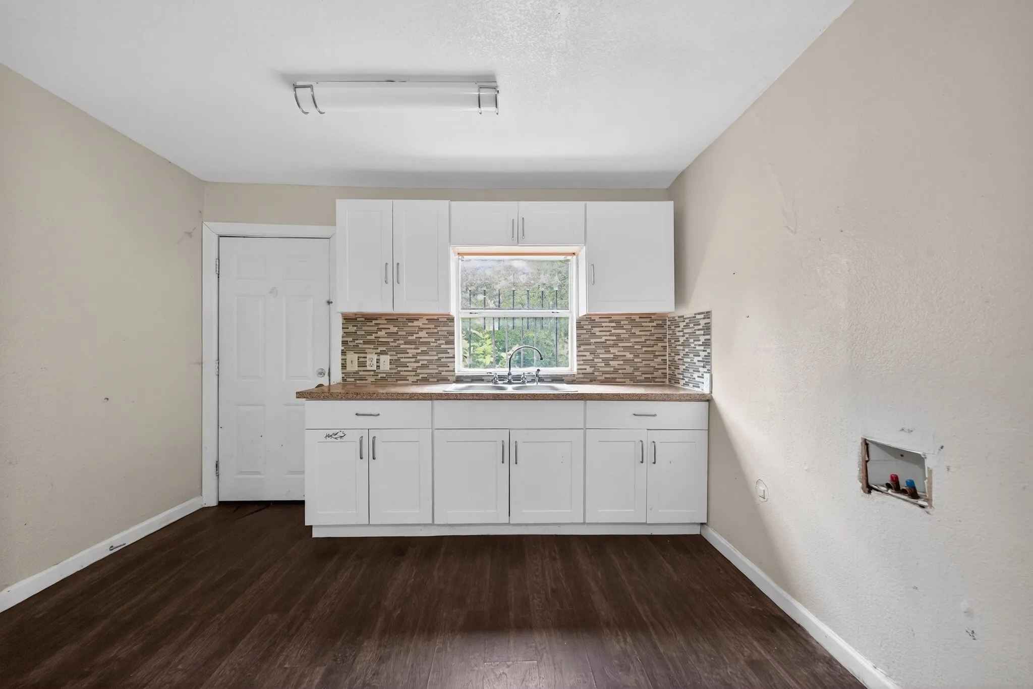 Single Family Residence For Sale in Dallas County , 3102 Kellogg Avenue, Dallas, Texas 75216, 2 Bedroom, 1 Bathroom, Garage spaces, 792 Sqft, built in 1950, mls#21282395, Real Estate Agent in Dallas, Homes For Sale in Dallas county, Homes For Sale in Dallas, Realtor in Dallas Texas, Real Estate Brokerage Independent Realty Texas, Luminita Cordes Realtor