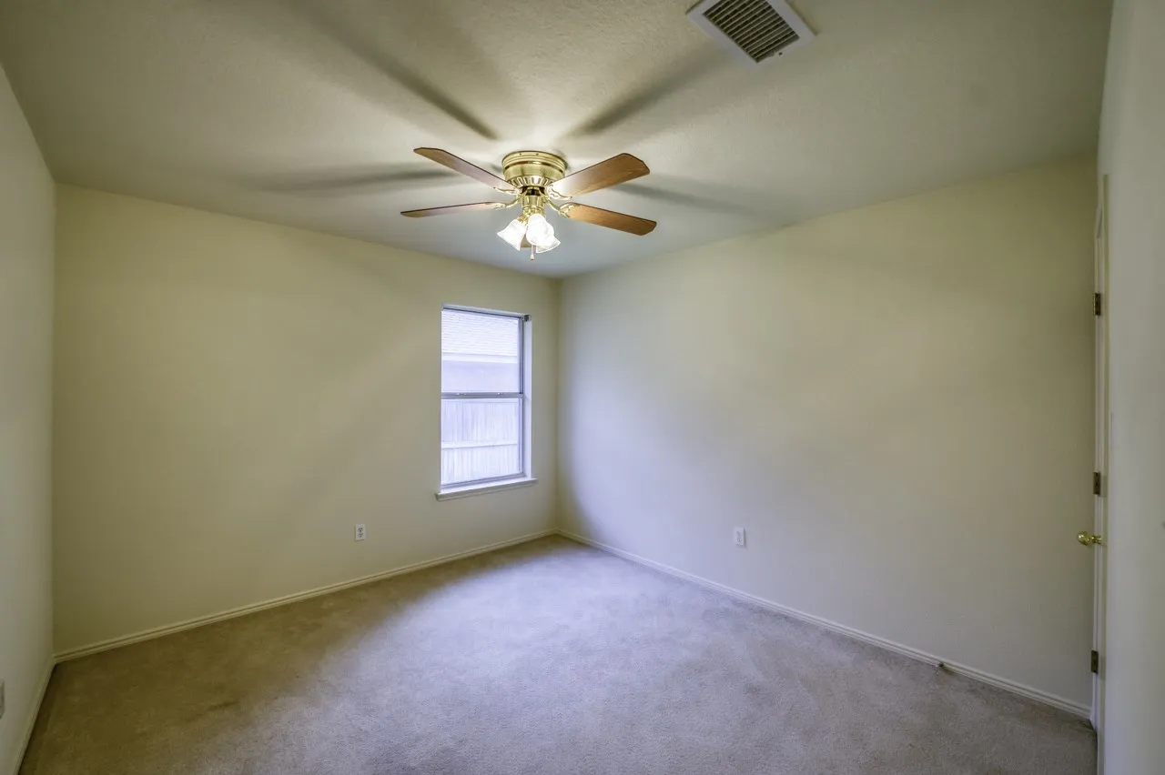 Single Family Residence For Sale in Tarrant County , 320 Shane Lane, Burleson, Texas 76028, 3 Bedroom, 2 Bathroom, 2 Garage spaces, 1,870 Sqft, built in 2001, Price $299,950, mls#21274046, Real Estate Agent in Burleson, Homes For Sale in Tarrant county, Homes For Sale in Burleson, Realtor in Burleson Texas, Real Estate Brokerage Independent Realty Texas, Luminita Cordes Realtor