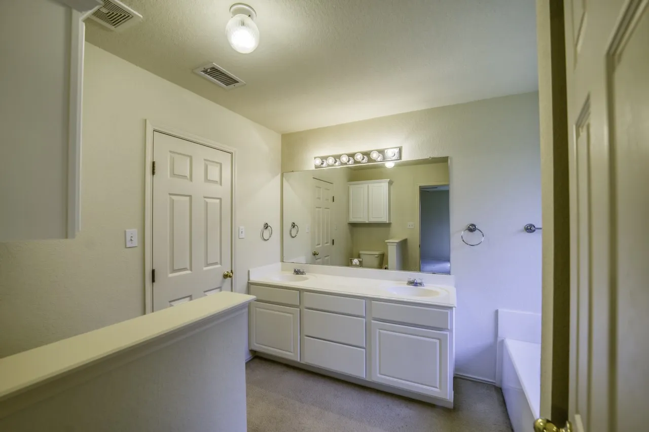 Single Family Residence For Sale in Tarrant County , 320 Shane Lane, Burleson, Texas 76028, 3 Bedroom, 2 Bathroom, 2 Garage spaces, 1,870 Sqft, built in 2001, Price $299,950, mls#21274046, Real Estate Agent in Burleson, Homes For Sale in Tarrant county, Homes For Sale in Burleson, Realtor in Burleson Texas, Real Estate Brokerage Independent Realty Texas, Luminita Cordes Realtor