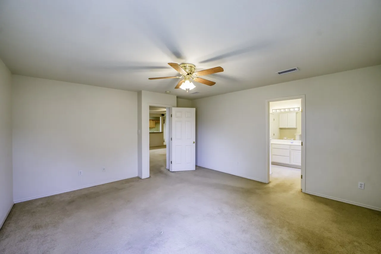 Single Family Residence For Sale in Tarrant County , 320 Shane Lane, Burleson, Texas 76028, 3 Bedroom, 2 Bathroom, 2 Garage spaces, 1,870 Sqft, built in 2001, Price $299,950, mls#21274046, Real Estate Agent in Burleson, Homes For Sale in Tarrant county, Homes For Sale in Burleson, Realtor in Burleson Texas, Real Estate Brokerage Independent Realty Texas, Luminita Cordes Realtor