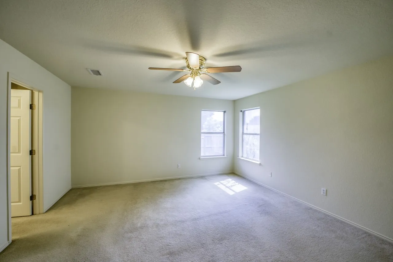 Single Family Residence For Sale in Tarrant County , 320 Shane Lane, Burleson, Texas 76028, 3 Bedroom, 2 Bathroom, 2 Garage spaces, 1,870 Sqft, built in 2001, Price $299,950, mls#21274046, Real Estate Agent in Burleson, Homes For Sale in Tarrant county, Homes For Sale in Burleson, Realtor in Burleson Texas, Real Estate Brokerage Independent Realty Texas, Luminita Cordes Realtor