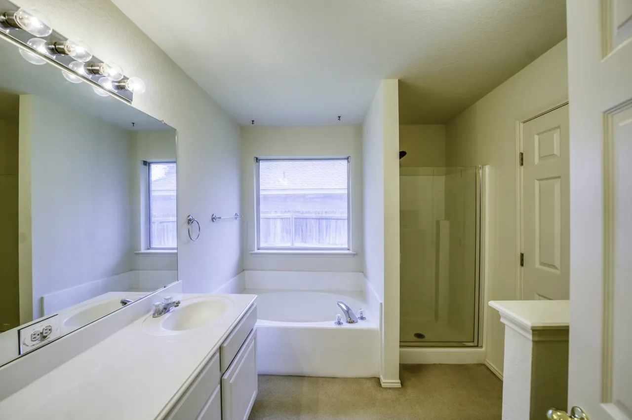 Single Family Residence For Sale in Tarrant County , 320 Shane Lane, Burleson, Texas 76028, 3 Bedroom, 2 Bathroom, 2 Garage spaces, 1,870 Sqft, built in 2001, Price $299,950, mls#21274046, Real Estate Agent in Burleson, Homes For Sale in Tarrant county, Homes For Sale in Burleson, Realtor in Burleson Texas, Real Estate Brokerage Independent Realty Texas, Luminita Cordes Realtor
