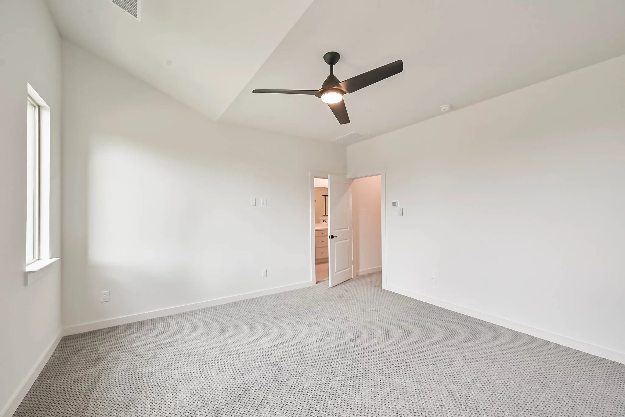 Townhouse For Sale in Dallas County , 2620 La Cala Drive, Grand Prairie, Texas 75054, 2 Bedroom, 3 Bathroom, 2 Garage spaces, 1,422 Sqft, built in 2021, mls#21283967, Real Estate Agent in Grand Prairie, Homes For Sale in Dallas county, Homes For Sale in Grand Prairie, Realtor in Grand Prairie Texas, Real Estate Brokerage Independent Realty Texas, Luminita Cordes Realtor
