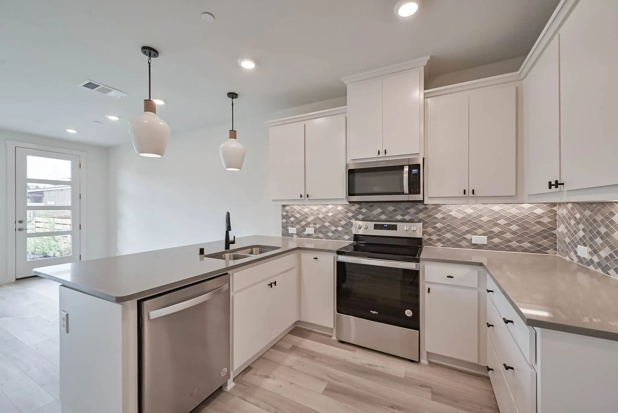 Townhouse For Sale in Dallas County , 2620 La Cala Drive, Grand Prairie, Texas 75054, 2 Bedroom, 3 Bathroom, 2 Garage spaces, 1,422 Sqft, built in 2021, mls#21283967, Real Estate Agent in Grand Prairie, Homes For Sale in Dallas county, Homes For Sale in Grand Prairie, Realtor in Grand Prairie Texas, Real Estate Brokerage Independent Realty Texas, Luminita Cordes Realtor