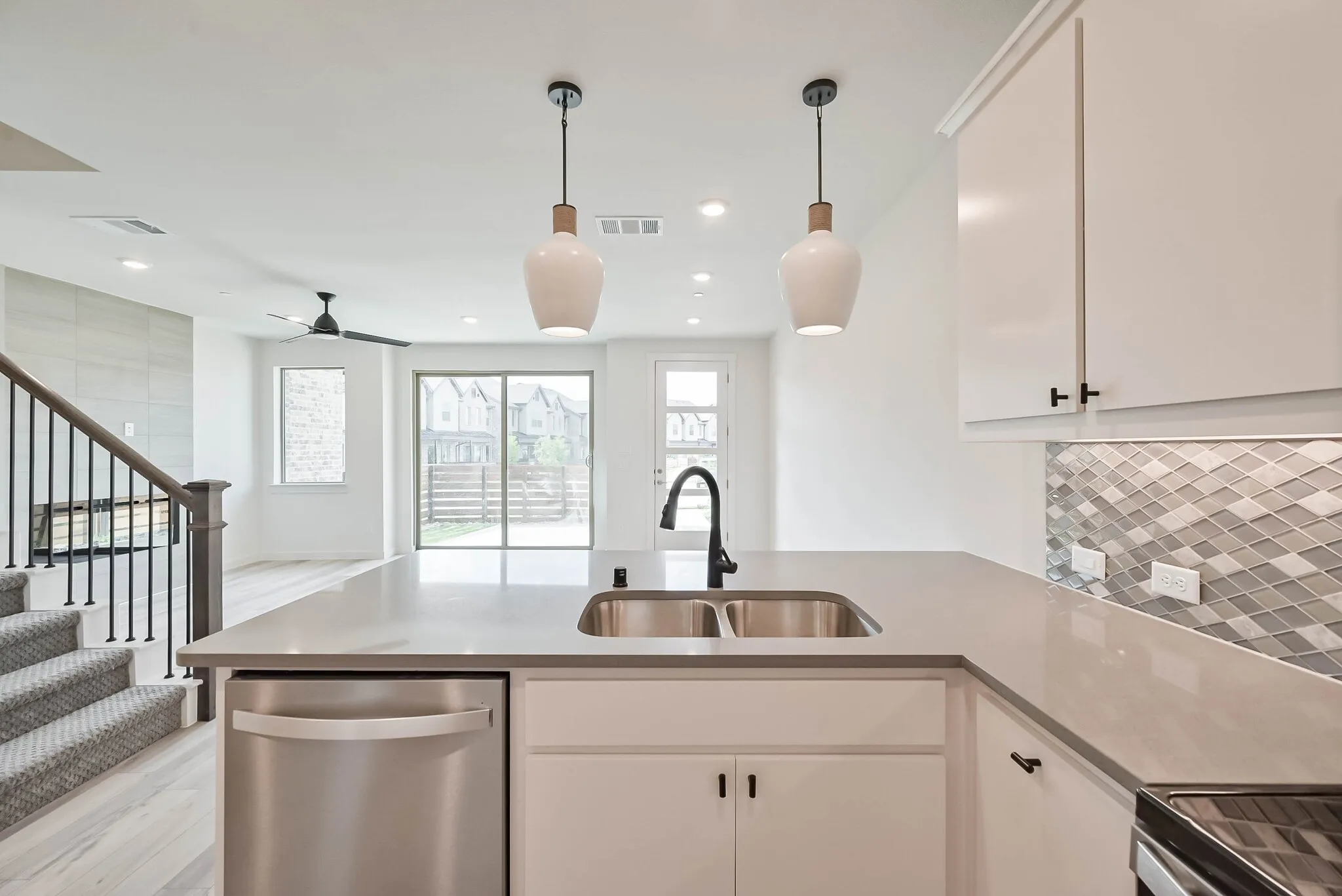 Townhouse For Sale in Dallas County , 2620 La Cala Drive, Grand Prairie, Texas 75054, 2 Bedroom, 3 Bathroom, 2 Garage spaces, 1,422 Sqft, built in 2021, mls#21283967, Real Estate Agent in Grand Prairie, Homes For Sale in Dallas county, Homes For Sale in Grand Prairie, Realtor in Grand Prairie Texas, Real Estate Brokerage Independent Realty Texas, Luminita Cordes Realtor