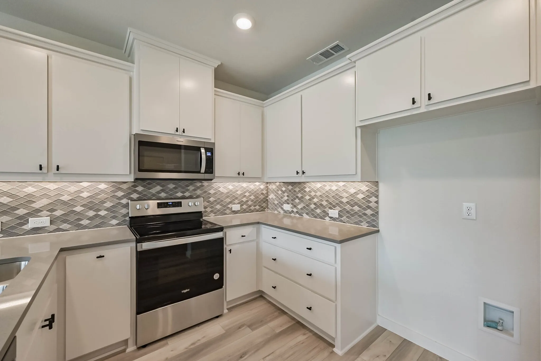 Townhouse For Sale in Dallas County , 2620 La Cala Drive, Grand Prairie, Texas 75054, 2 Bedroom, 3 Bathroom, 2 Garage spaces, 1,422 Sqft, built in 2021, mls#21283967, Real Estate Agent in Grand Prairie, Homes For Sale in Dallas county, Homes For Sale in Grand Prairie, Realtor in Grand Prairie Texas, Real Estate Brokerage Independent Realty Texas, Luminita Cordes Realtor