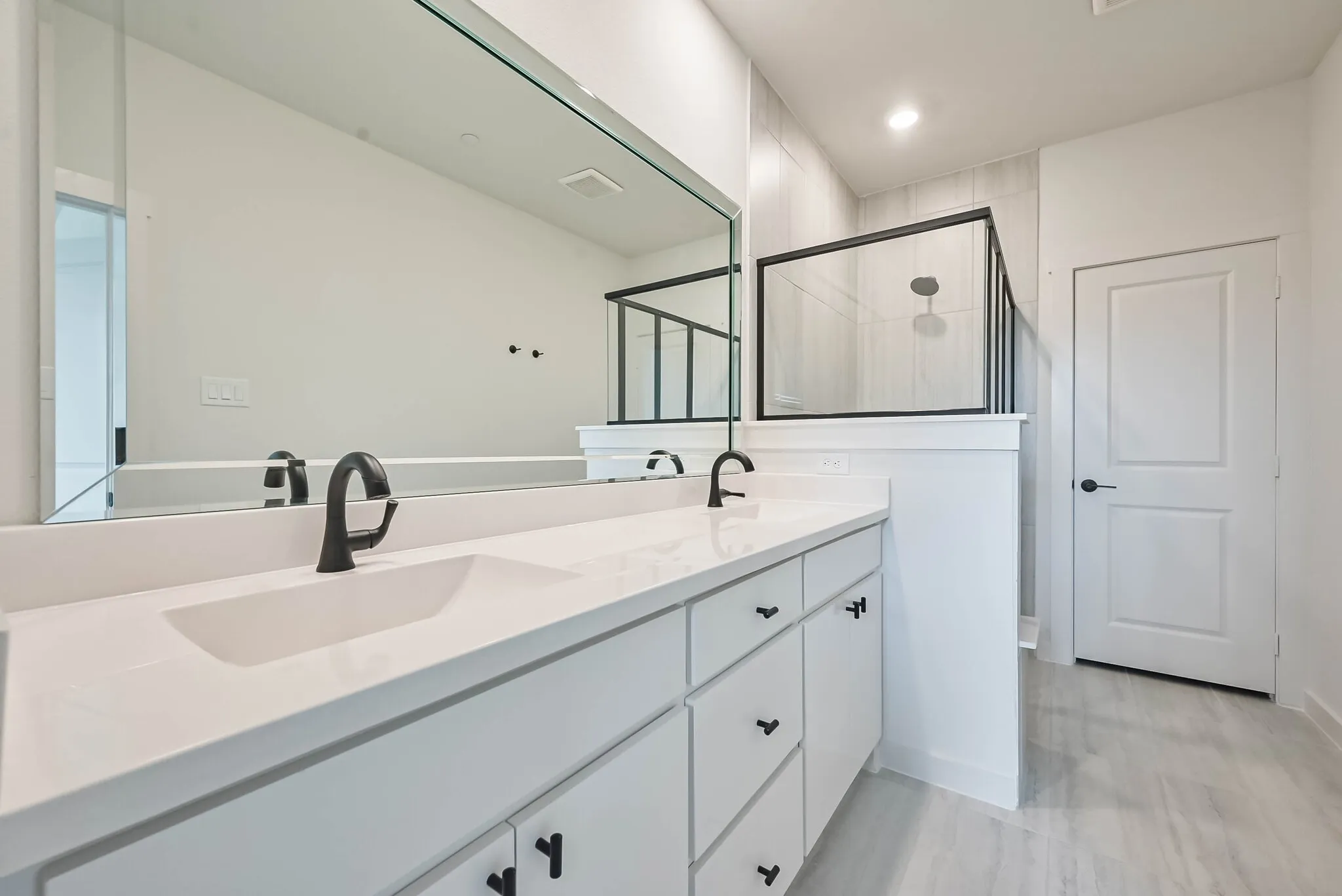 Townhouse For Sale in Dallas County , 2620 La Cala Drive, Grand Prairie, Texas 75054, 2 Bedroom, 3 Bathroom, 2 Garage spaces, 1,422 Sqft, built in 2021, mls#21283967, Real Estate Agent in Grand Prairie, Homes For Sale in Dallas county, Homes For Sale in Grand Prairie, Realtor in Grand Prairie Texas, Real Estate Brokerage Independent Realty Texas, Luminita Cordes Realtor