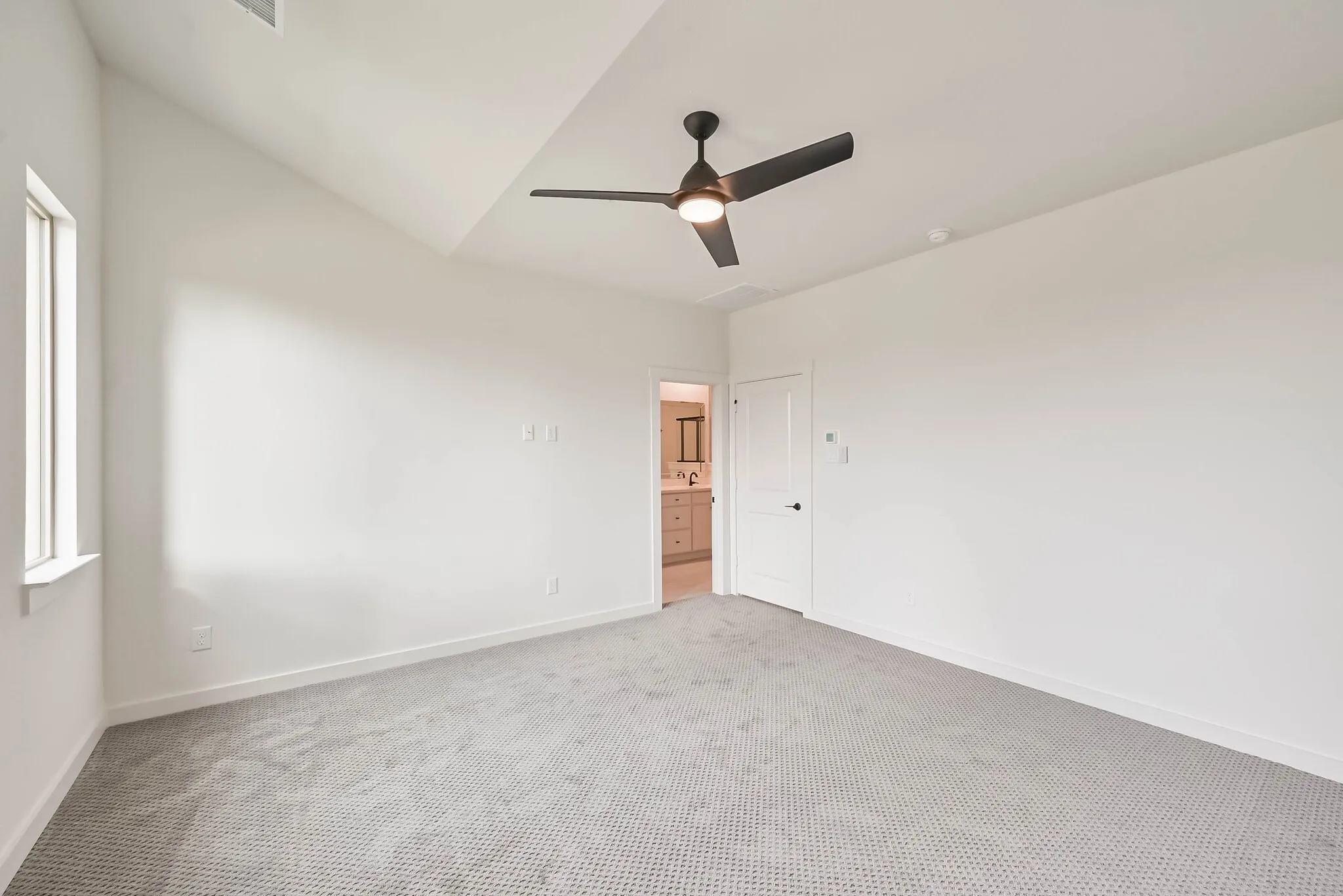 Townhouse For Sale in Dallas County , 2620 La Cala Drive, Grand Prairie, Texas 75054, 2 Bedroom, 3 Bathroom, 2 Garage spaces, 1,422 Sqft, built in 2021, mls#21283967, Real Estate Agent in Grand Prairie, Homes For Sale in Dallas county, Homes For Sale in Grand Prairie, Realtor in Grand Prairie Texas, Real Estate Brokerage Independent Realty Texas, Luminita Cordes Realtor