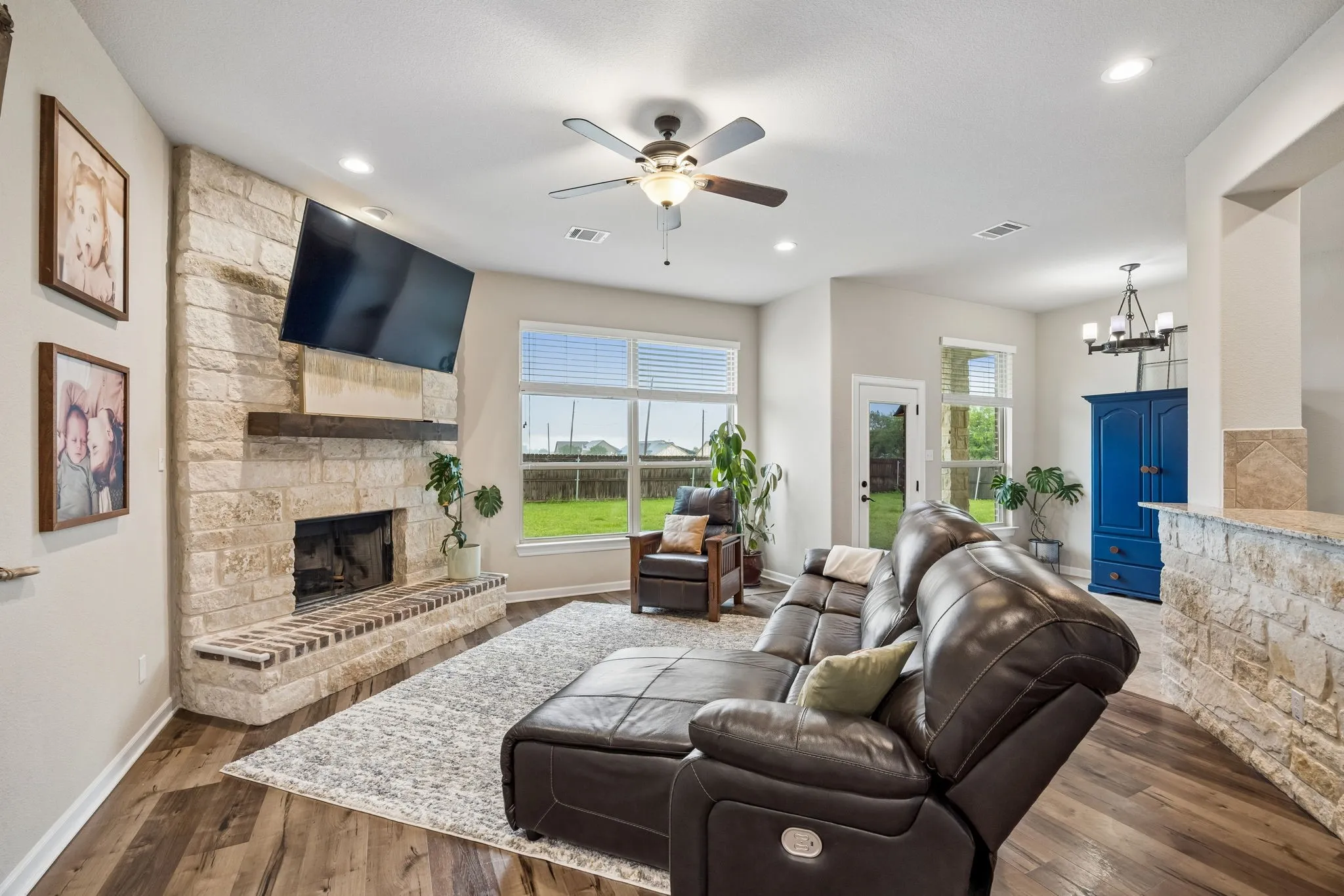 Single Family Residence For Sale in Hunt County , 2509 Hollon Drive, Caddo Mills, Texas 75135, 3 Bedroom, 2 Bathroom, 2 Garage spaces, 1,709 Sqft, built in 2017, mls#21283527, Real Estate Agent in Caddo Mills, Homes For Sale in Hunt county, Homes For Sale in Caddo Mills, Realtor in Caddo Mills Texas, Real Estate Brokerage Independent Realty Texas, Luminita Cordes Realtor