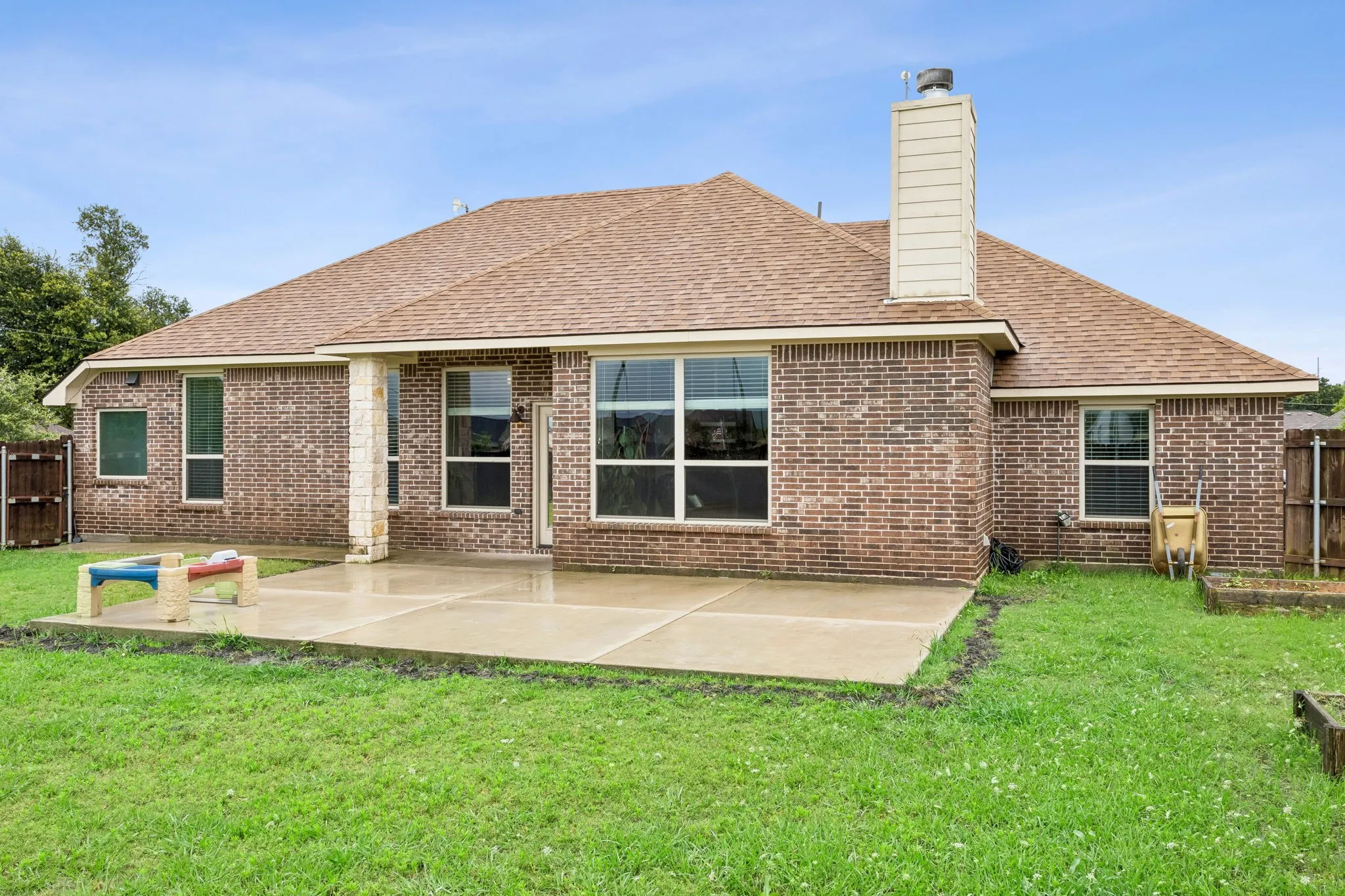 Single Family Residence For Sale in Hunt County , 2509 Hollon Drive, Caddo Mills, Texas 75135, 3 Bedroom, 2 Bathroom, 2 Garage spaces, 1,709 Sqft, built in 2017, mls#21283527, Real Estate Agent in Caddo Mills, Homes For Sale in Hunt county, Homes For Sale in Caddo Mills, Realtor in Caddo Mills Texas, Real Estate Brokerage Independent Realty Texas, Luminita Cordes Realtor