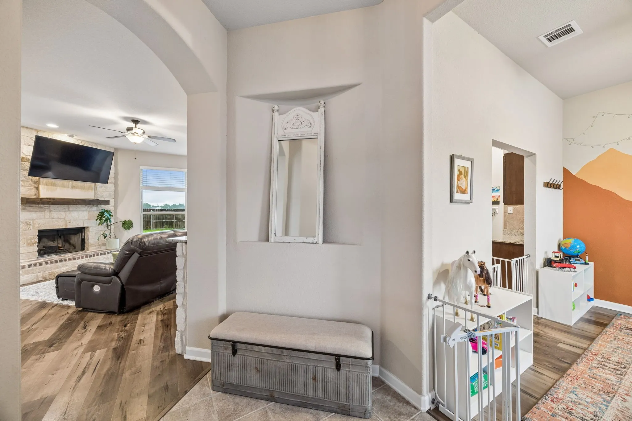 Single Family Residence For Sale in Hunt County , 2509 Hollon Drive, Caddo Mills, Texas 75135, 3 Bedroom, 2 Bathroom, 2 Garage spaces, 1,709 Sqft, built in 2017, mls#21283527, Real Estate Agent in Caddo Mills, Homes For Sale in Hunt county, Homes For Sale in Caddo Mills, Realtor in Caddo Mills Texas, Real Estate Brokerage Independent Realty Texas, Luminita Cordes Realtor