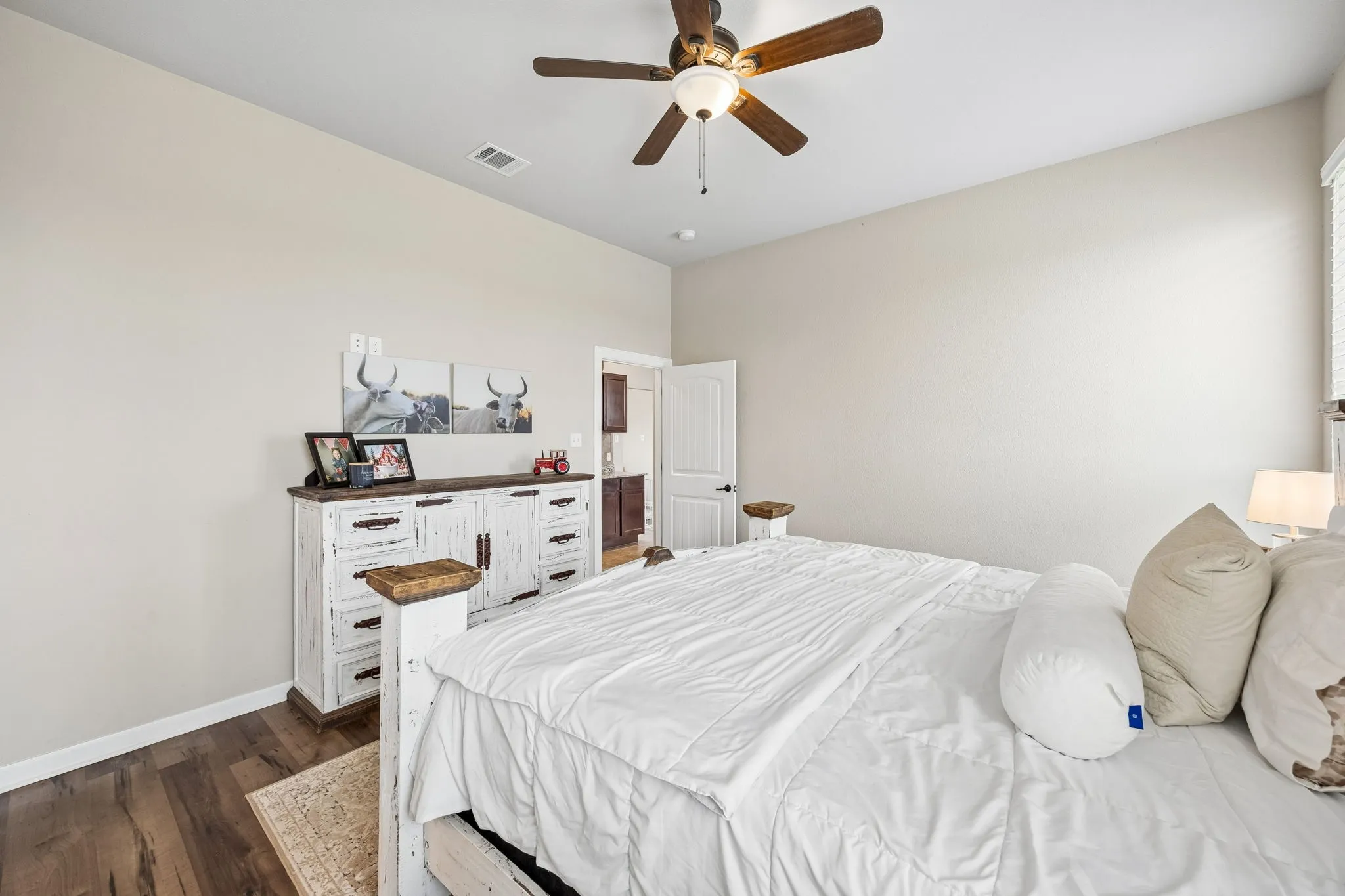 Single Family Residence For Sale in Hunt County , 2509 Hollon Drive, Caddo Mills, Texas 75135, 3 Bedroom, 2 Bathroom, 2 Garage spaces, 1,709 Sqft, built in 2017, mls#21283527, Real Estate Agent in Caddo Mills, Homes For Sale in Hunt county, Homes For Sale in Caddo Mills, Realtor in Caddo Mills Texas, Real Estate Brokerage Independent Realty Texas, Luminita Cordes Realtor