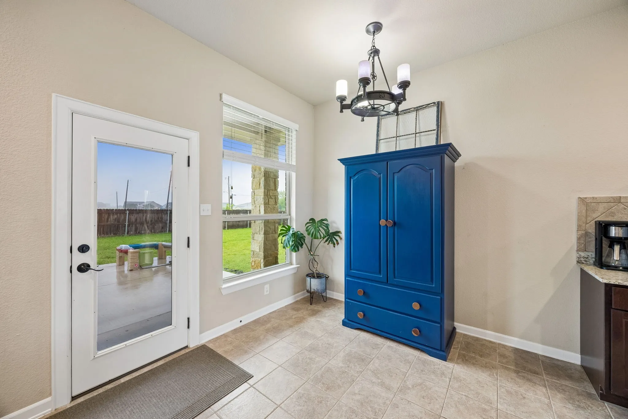 Single Family Residence For Sale in Hunt County , 2509 Hollon Drive, Caddo Mills, Texas 75135, 3 Bedroom, 2 Bathroom, 2 Garage spaces, 1,709 Sqft, built in 2017, mls#21283527, Real Estate Agent in Caddo Mills, Homes For Sale in Hunt county, Homes For Sale in Caddo Mills, Realtor in Caddo Mills Texas, Real Estate Brokerage Independent Realty Texas, Luminita Cordes Realtor