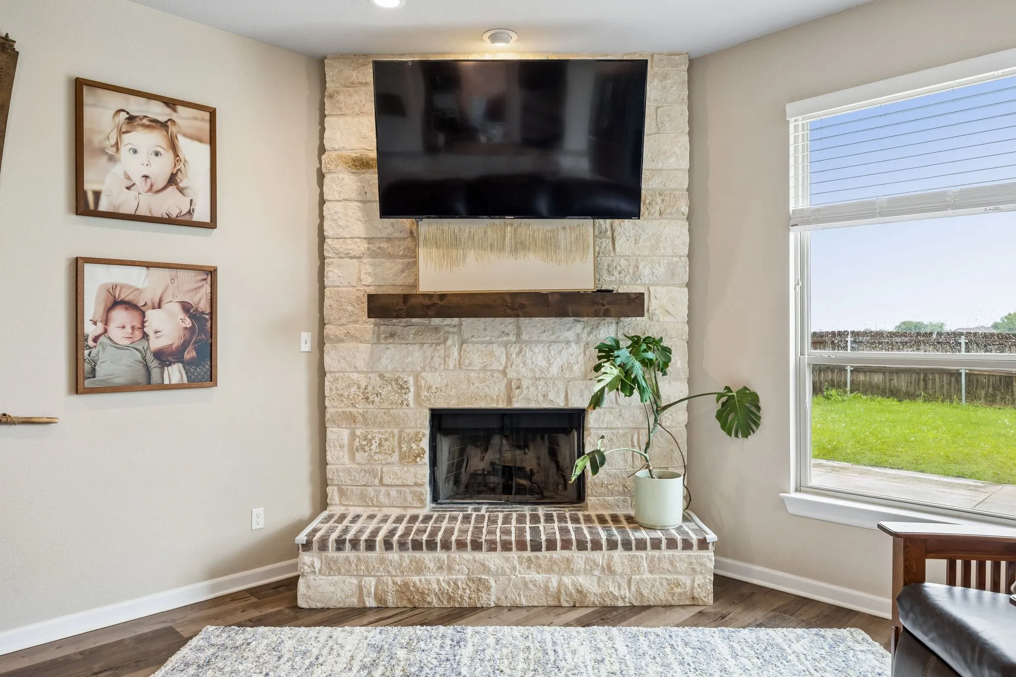Single Family Residence For Sale in Hunt County , 2509 Hollon Drive, Caddo Mills, Texas 75135, 3 Bedroom, 2 Bathroom, 2 Garage spaces, 1,709 Sqft, built in 2017, mls#21283527, Real Estate Agent in Caddo Mills, Homes For Sale in Hunt county, Homes For Sale in Caddo Mills, Realtor in Caddo Mills Texas, Real Estate Brokerage Independent Realty Texas, Luminita Cordes Realtor