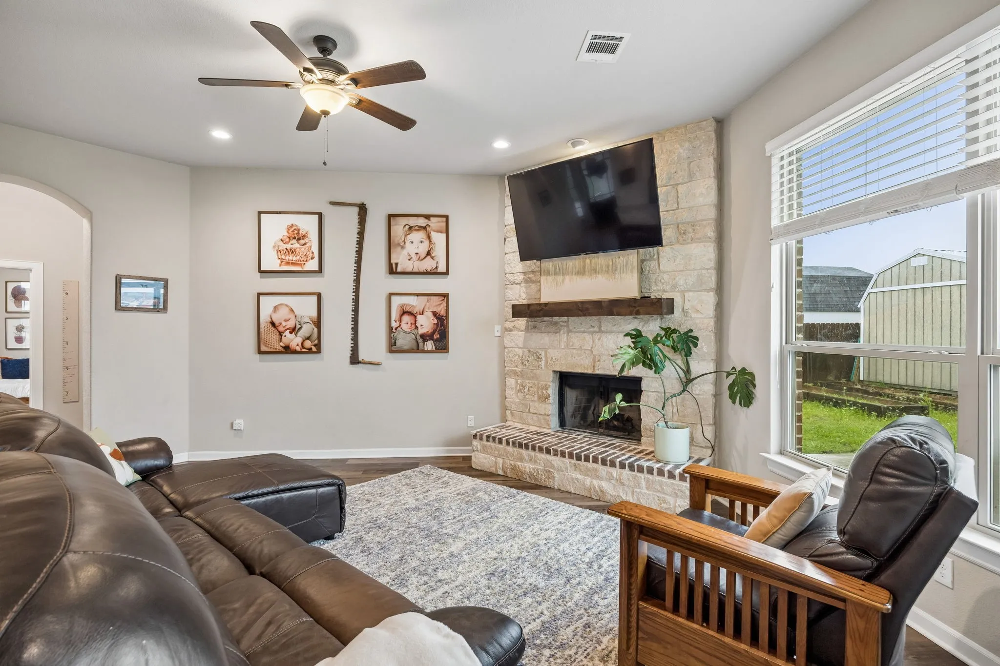 Single Family Residence For Sale in Hunt County , 2509 Hollon Drive, Caddo Mills, Texas 75135, 3 Bedroom, 2 Bathroom, 2 Garage spaces, 1,709 Sqft, built in 2017, mls#21283527, Real Estate Agent in Caddo Mills, Homes For Sale in Hunt county, Homes For Sale in Caddo Mills, Realtor in Caddo Mills Texas, Real Estate Brokerage Independent Realty Texas, Luminita Cordes Realtor