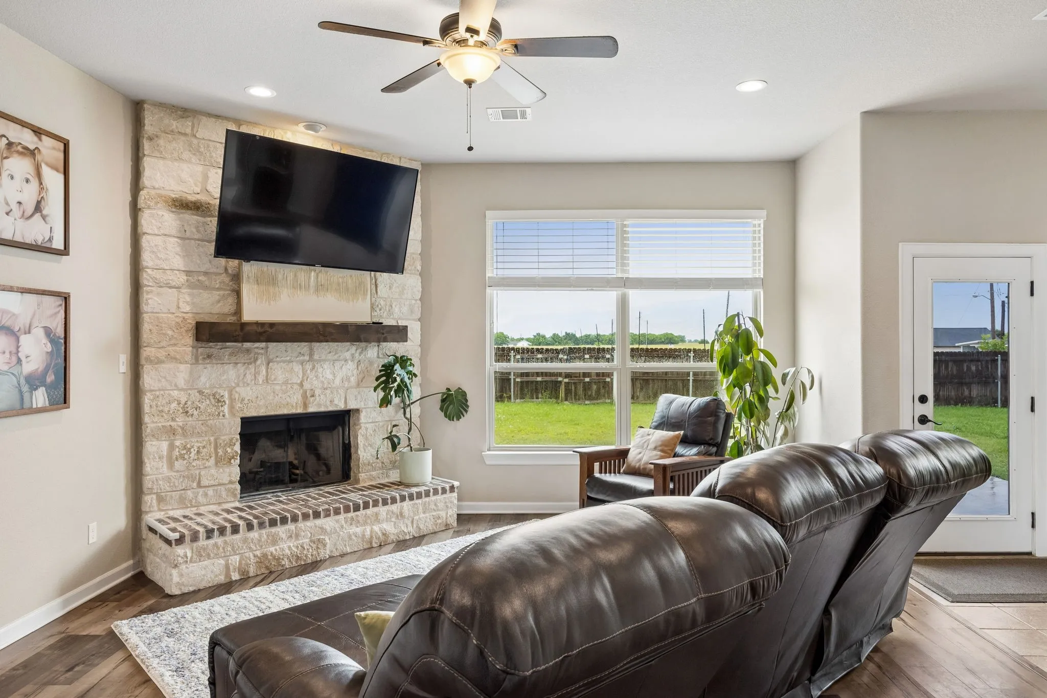 Single Family Residence For Sale in Hunt County , 2509 Hollon Drive, Caddo Mills, Texas 75135, 3 Bedroom, 2 Bathroom, 2 Garage spaces, 1,709 Sqft, built in 2017, mls#21283527, Real Estate Agent in Caddo Mills, Homes For Sale in Hunt county, Homes For Sale in Caddo Mills, Realtor in Caddo Mills Texas, Real Estate Brokerage Independent Realty Texas, Luminita Cordes Realtor