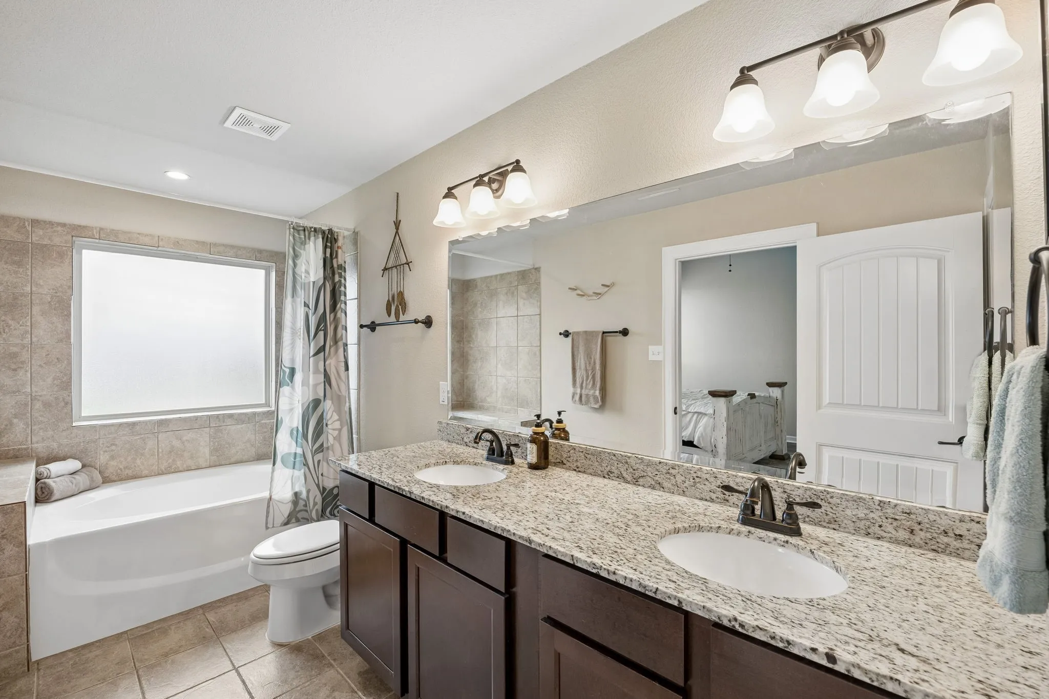 Single Family Residence For Sale in Hunt County , 2509 Hollon Drive, Caddo Mills, Texas 75135, 3 Bedroom, 2 Bathroom, 2 Garage spaces, 1,709 Sqft, built in 2017, mls#21283527, Real Estate Agent in Caddo Mills, Homes For Sale in Hunt county, Homes For Sale in Caddo Mills, Realtor in Caddo Mills Texas, Real Estate Brokerage Independent Realty Texas, Luminita Cordes Realtor