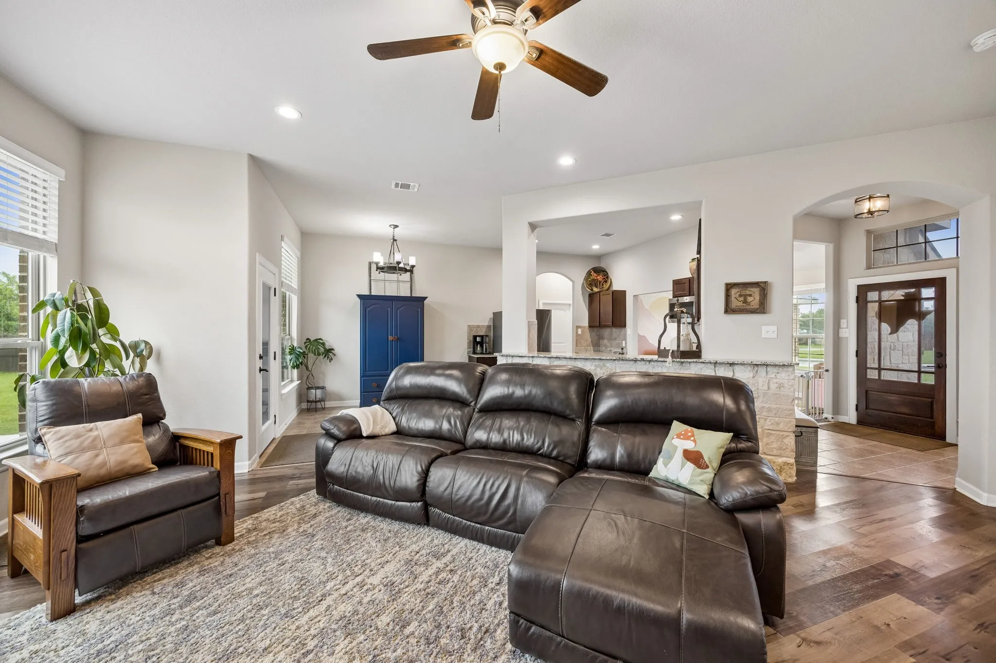 Single Family Residence For Sale in Hunt County , 2509 Hollon Drive, Caddo Mills, Texas 75135, 3 Bedroom, 2 Bathroom, 2 Garage spaces, 1,709 Sqft, built in 2017, mls#21283527, Real Estate Agent in Caddo Mills, Homes For Sale in Hunt county, Homes For Sale in Caddo Mills, Realtor in Caddo Mills Texas, Real Estate Brokerage Independent Realty Texas, Luminita Cordes Realtor