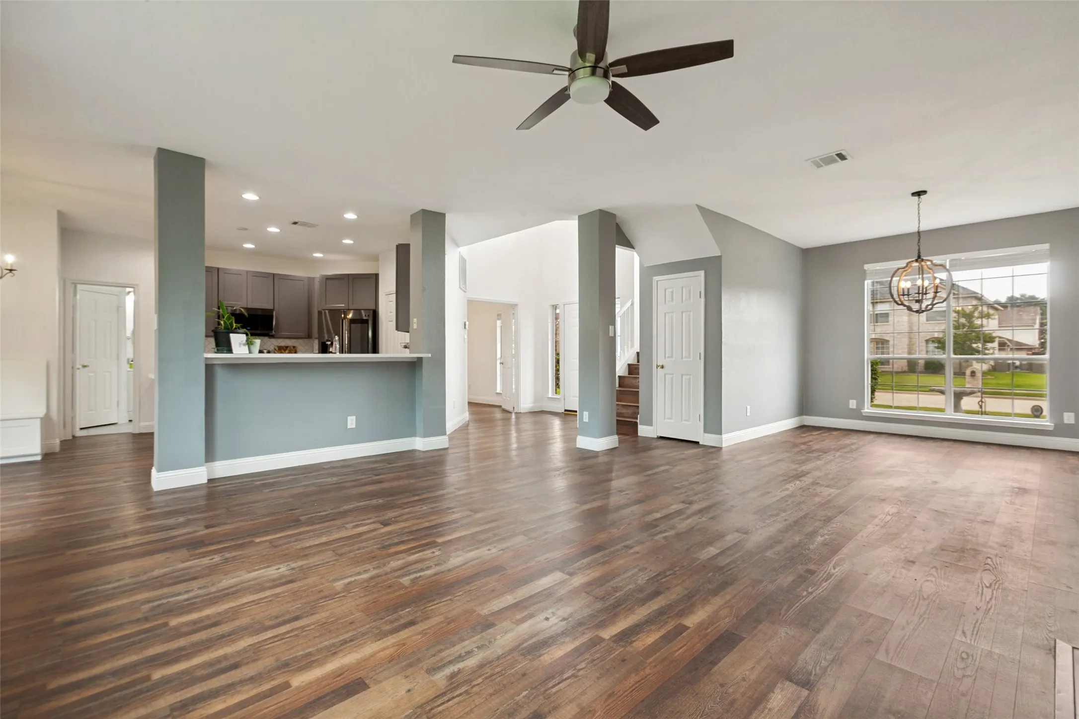 Single Family Residence For Sale in Collin County , 1209 Wilshire Court, Allen, Texas 75002, 5 Bedroom, 3 Bathroom, 2 Garage spaces, 2,233 Sqft, built in 1998, Price $495,000, mls#21278579, Real Estate Agent in Allen, Homes For Sale in Collin county, Homes For Sale in Allen, Realtor in Allen Texas, Real Estate Brokerage Independent Realty Texas, Luminita Cordes Realtor