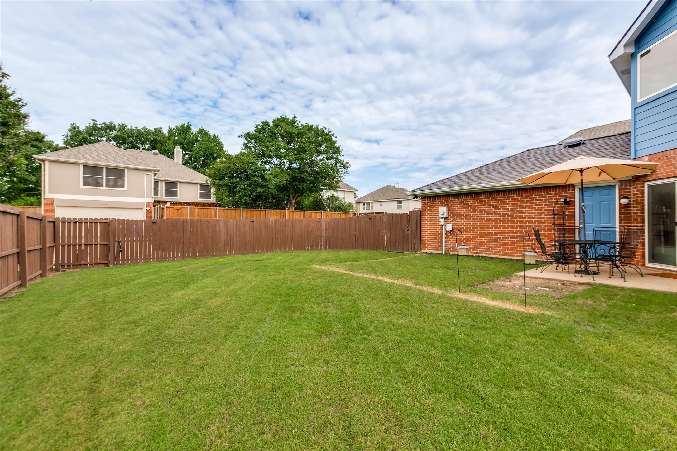 Single Family Residence For Sale in Collin County , 1209 Wilshire Court, Allen, Texas 75002, 5 Bedroom, 3 Bathroom, 2 Garage spaces, 2,233 Sqft, built in 1998, Price $495,000, mls#21278579, Real Estate Agent in Allen, Homes For Sale in Collin county, Homes For Sale in Allen, Realtor in Allen Texas, Real Estate Brokerage Independent Realty Texas, Luminita Cordes Realtor