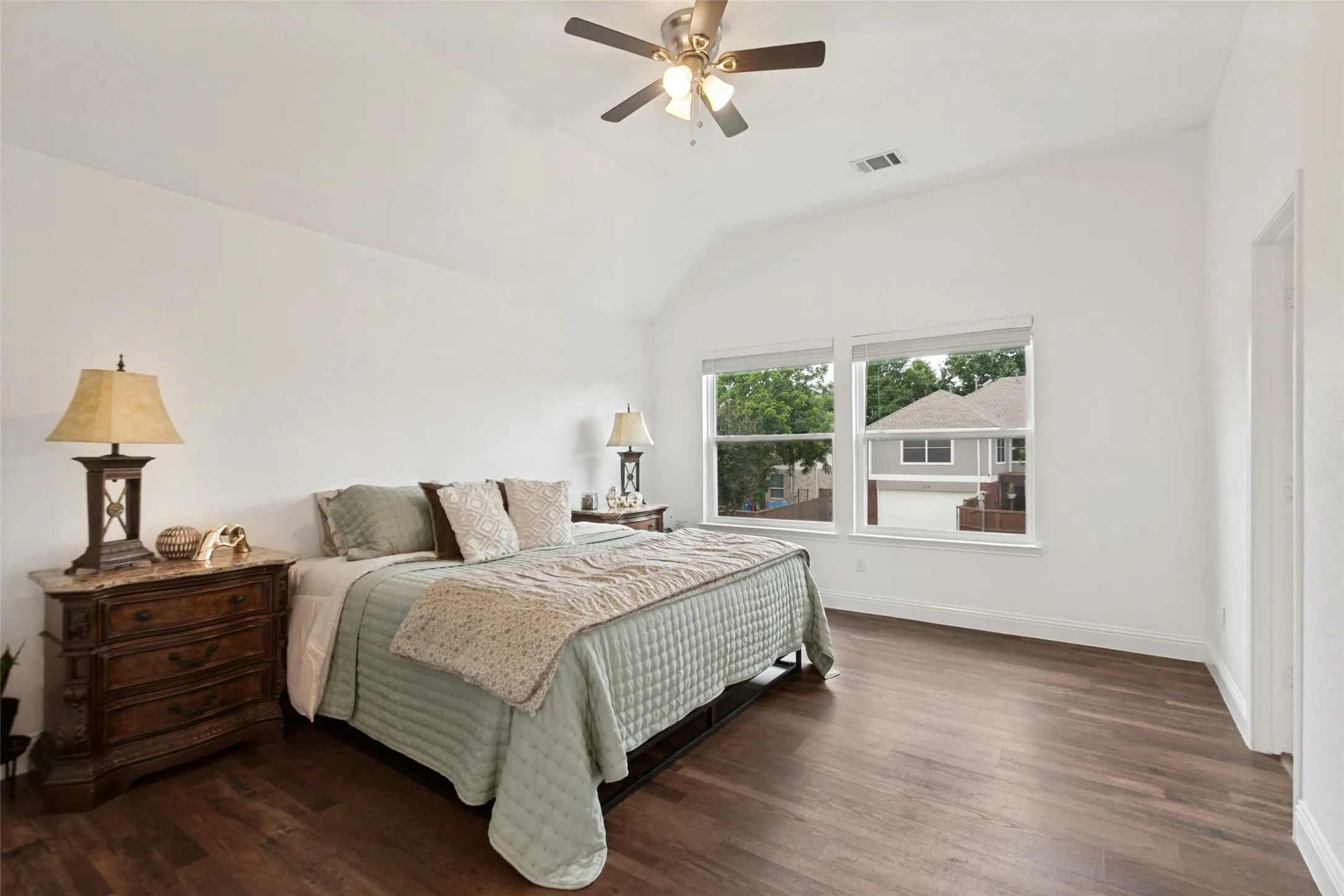 Single Family Residence For Sale in Collin County , 1209 Wilshire Court, Allen, Texas 75002, 5 Bedroom, 3 Bathroom, 2 Garage spaces, 2,233 Sqft, built in 1998, Price $495,000, mls#21278579, Real Estate Agent in Allen, Homes For Sale in Collin county, Homes For Sale in Allen, Realtor in Allen Texas, Real Estate Brokerage Independent Realty Texas, Luminita Cordes Realtor