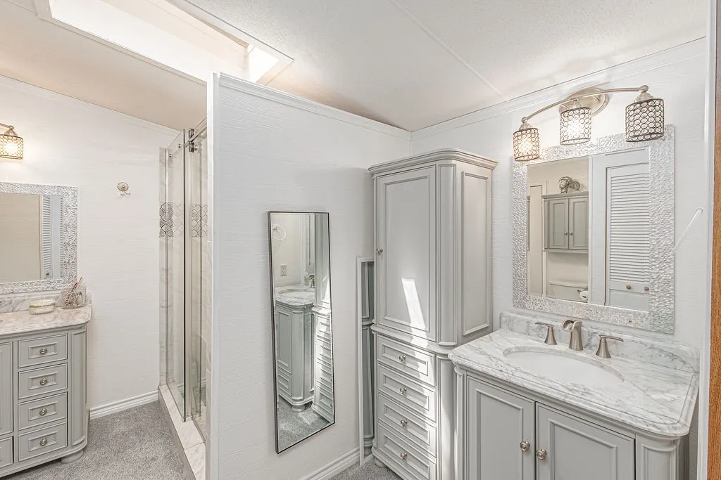 Single Family Residence For Sale in Henderson County , 210 Victor Court, Trinidad, Texas 75163, 3 Bedroom, 2 Bathroom, 4 Garage spaces, 1,568 Sqft, built in 2003, mls#21284260, Real Estate Agent in Trinidad, Homes For Sale in Henderson county, Homes For Sale in Trinidad, Realtor in Trinidad Texas, Real Estate Brokerage Independent Realty Texas, Luminita Cordes Realtor