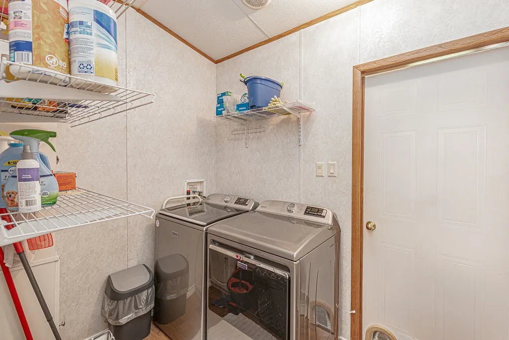 Single Family Residence For Sale in Henderson County , 210 Victor Court, Trinidad, Texas 75163, 3 Bedroom, 2 Bathroom, 4 Garage spaces, 1,568 Sqft, built in 2003, mls#21284260, Real Estate Agent in Trinidad, Homes For Sale in Henderson county, Homes For Sale in Trinidad, Realtor in Trinidad Texas, Real Estate Brokerage Independent Realty Texas, Luminita Cordes Realtor