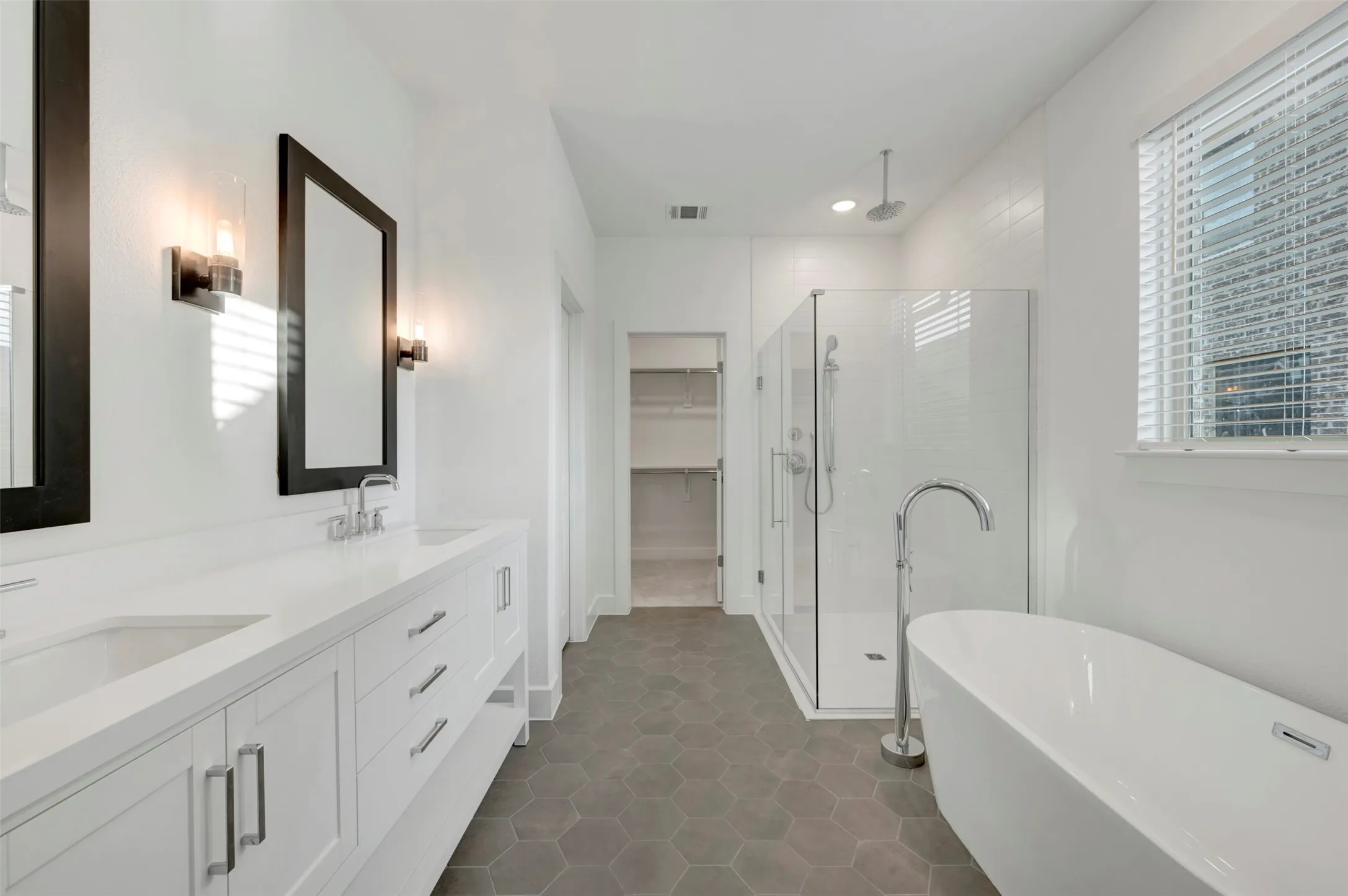 Single Family Residence For Sale in Denton County , 1014 Birkdale Drive, Justin, Texas 76247, 4 Bedroom, 4 Bathroom, 2 Garage spaces, 3,165 Sqft, built in 2026, mls#21284265, Real Estate Agent in Justin, Homes For Sale in Denton county, Homes For Sale in Justin, Realtor in Justin Texas, Real Estate Brokerage Independent Realty Texas, Luminita Cordes Realtor
