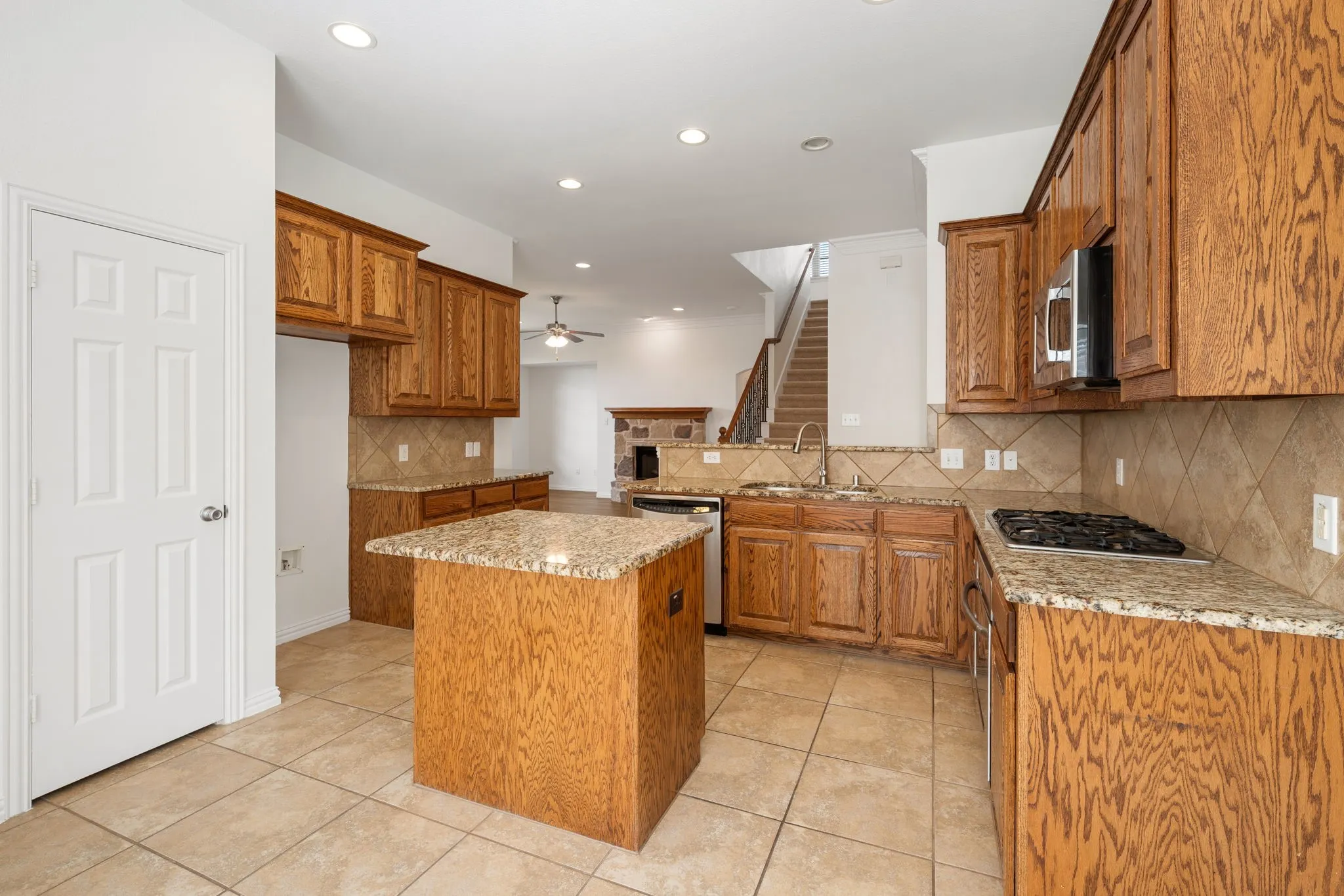 Single Family Residence For Sale in Dallas County , 7510 Handen Drive, Rowlett, Texas 75089, 5 Bedroom, 2 Bathroom, 2 Garage spaces, 2,607 Sqft, built in 2010, mls#21280489, Real Estate Agent in Rowlett, Homes For Sale in Dallas county, Homes For Sale in Rowlett, Realtor in Rowlett Texas, Real Estate Brokerage Independent Realty Texas, Luminita Cordes Realtor