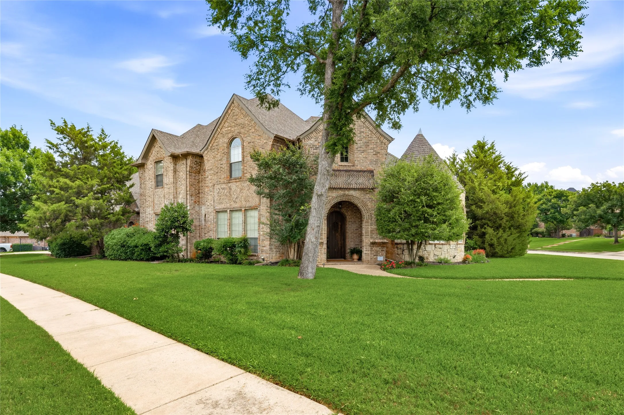 Single Family Residence For Sale in Tarrant County , 1413 Kaitlyn Lane, Keller, Texas 76248, 4 Bedroom, 4 Bathroom, 3 Garage spaces, 3,533 Sqft, built in 2001, mls#21272504, Real Estate Agent in Keller, Homes For Sale in Tarrant county, Homes For Sale in Keller, Realtor in Keller Texas, Real Estate Brokerage Independent Realty Texas, Luminita Cordes Realtor