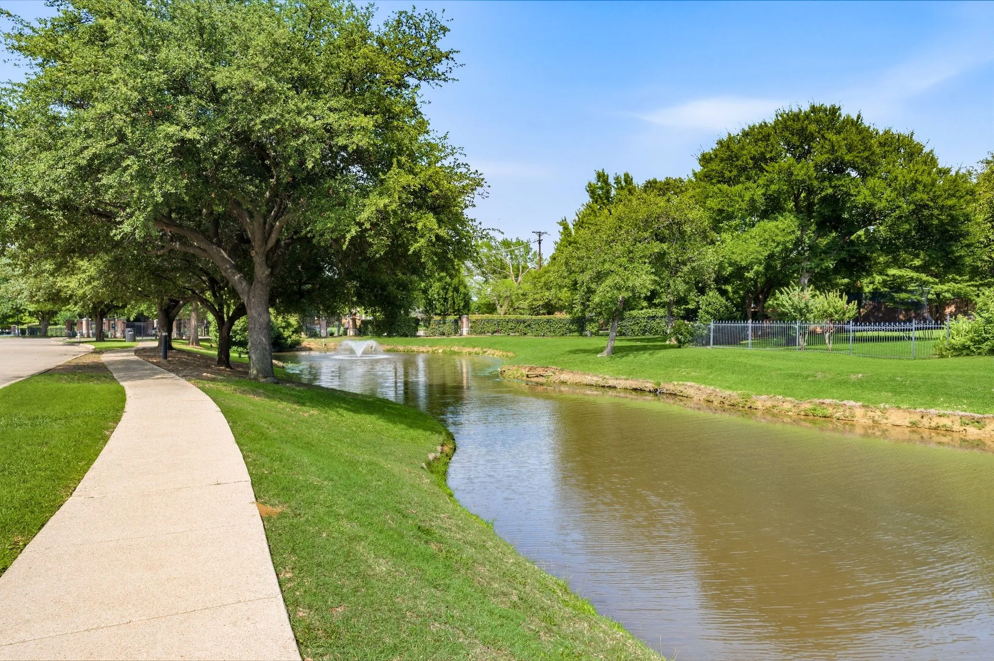 Beautiful Twin Lakes is a gated neighborhood with lakes, fountains and walking trails