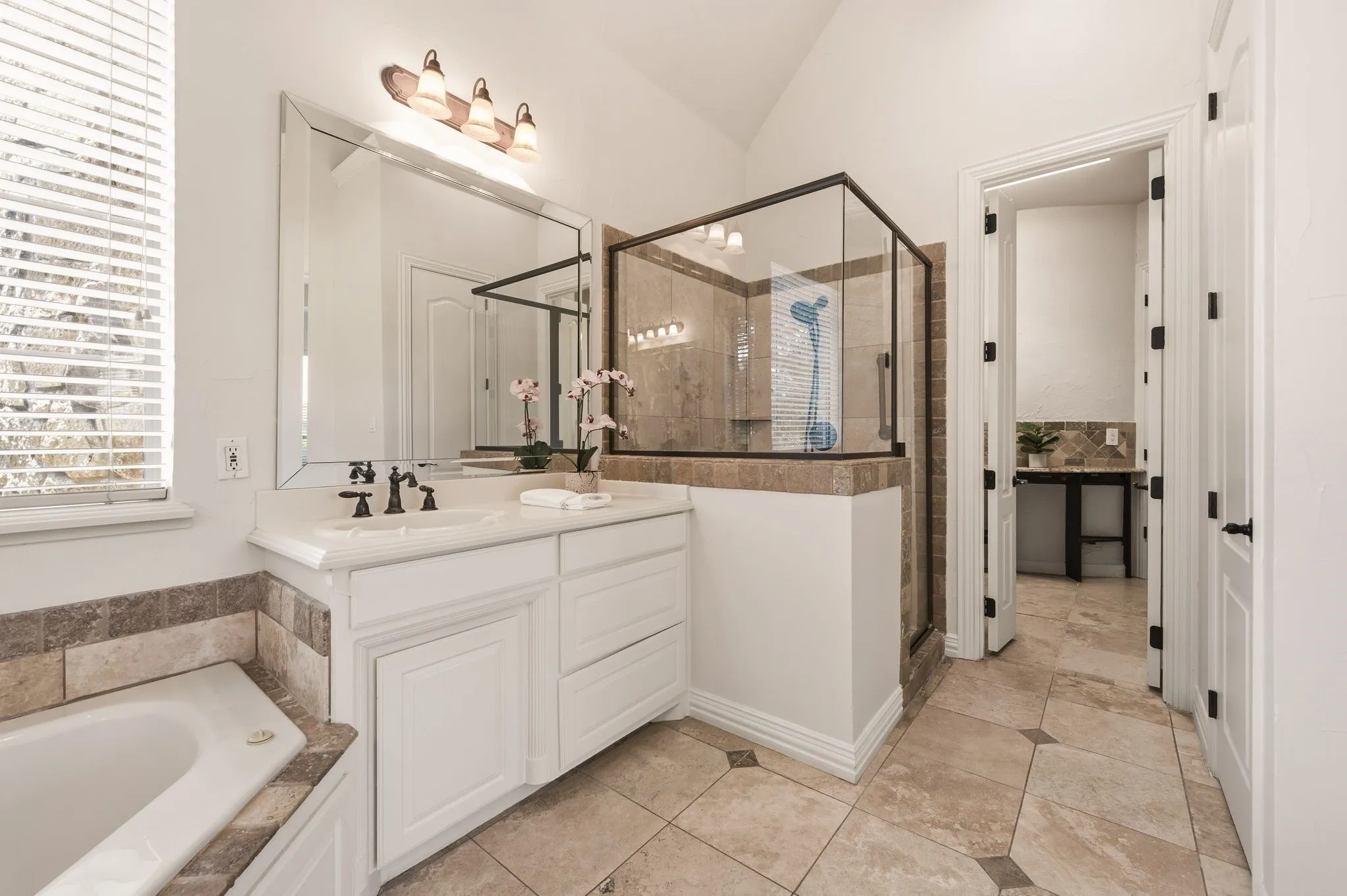 Single Family Residence For Sale in Tarrant County , 1413 Kaitlyn Lane, Keller, Texas 76248, 4 Bedroom, 4 Bathroom, 3 Garage spaces, 3,533 Sqft, built in 2001, mls#21272504, Real Estate Agent in Keller, Homes For Sale in Tarrant county, Homes For Sale in Keller, Realtor in Keller Texas, Real Estate Brokerage Independent Realty Texas, Luminita Cordes Realtor