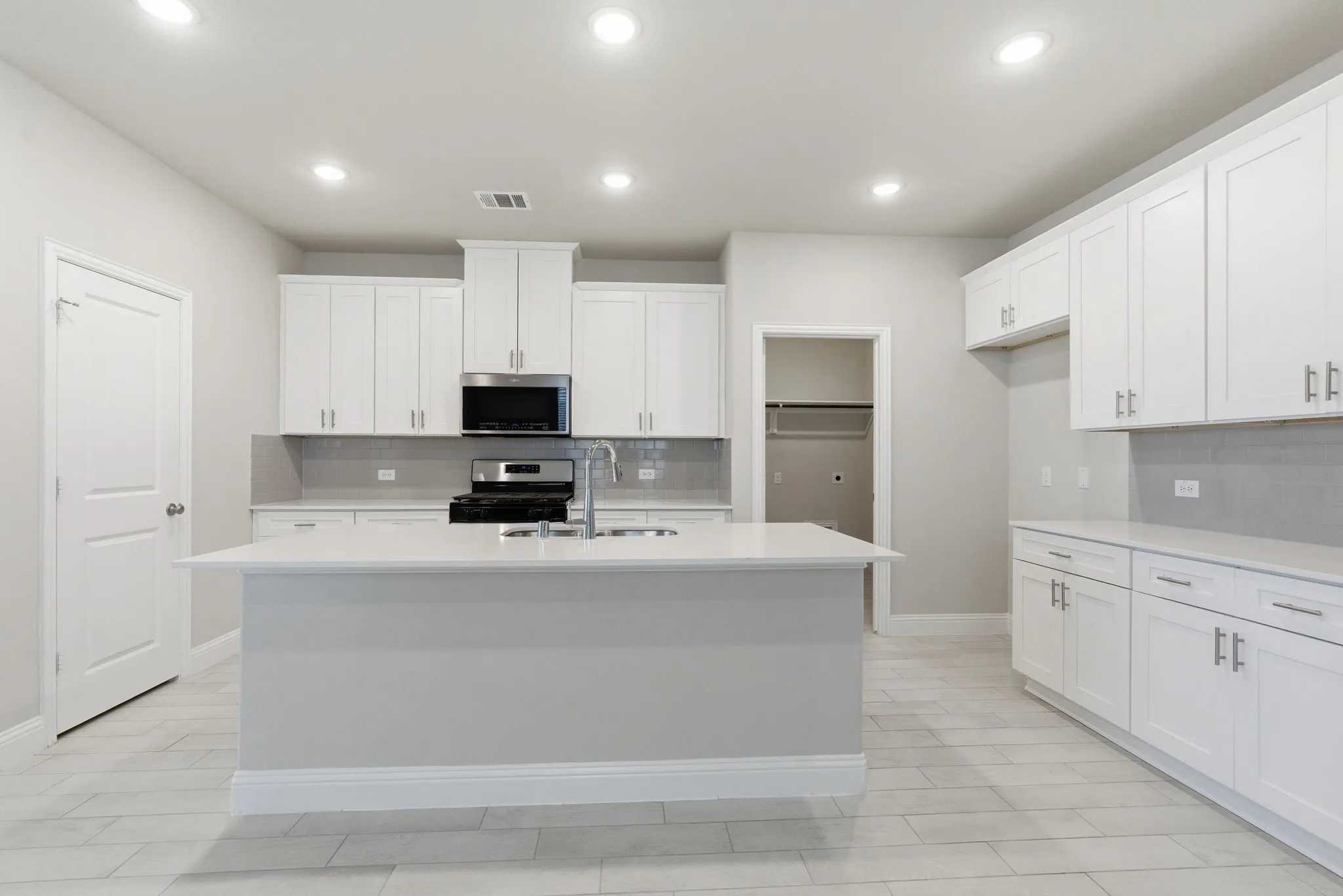 Single Family Residence For Rent in Collin County , 612 Rain Barrel Place, Weston, Texas 75009, 4 Bedrooms, 3 Bathrooms, 2 Garage spaces, 2,271 Sqft, built in 2022, Price $2,150, mls#21284145, Real Estate Agent in Weston, Homes For Rent in Collin county, Homes For Rent in Weston, Realtor in Weston Texas, Real Estate Brokerage Independent Realty Texas, Luminita Cordes Realtor