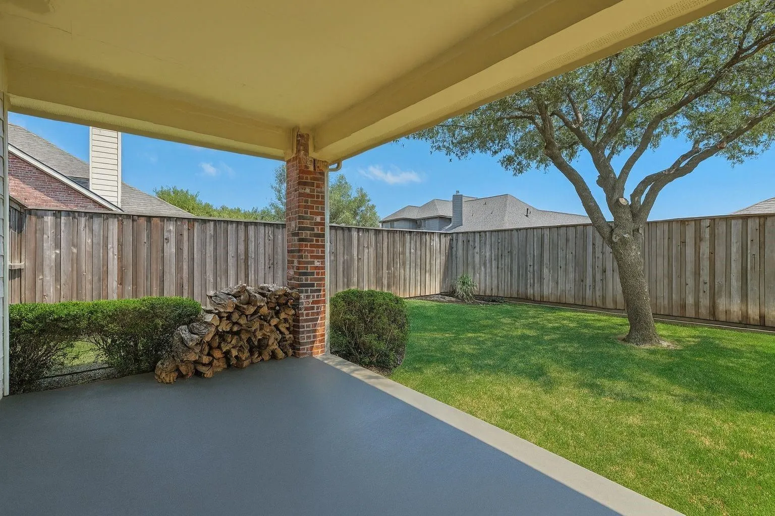 Single Family Residence For Sale in Denton County , 308 Sandy Cove, Argyle, Texas 76226, 4 Bedroom, 3 Bathroom, 3 Garage spaces, 3,188 Sqft, built in 2005, mls#21277426, Real Estate Agent in Argyle, Homes For Sale in Denton county, Homes For Sale in Argyle, Realtor in Argyle Texas, Real Estate Brokerage Independent Realty Texas, Luminita Cordes Realtor