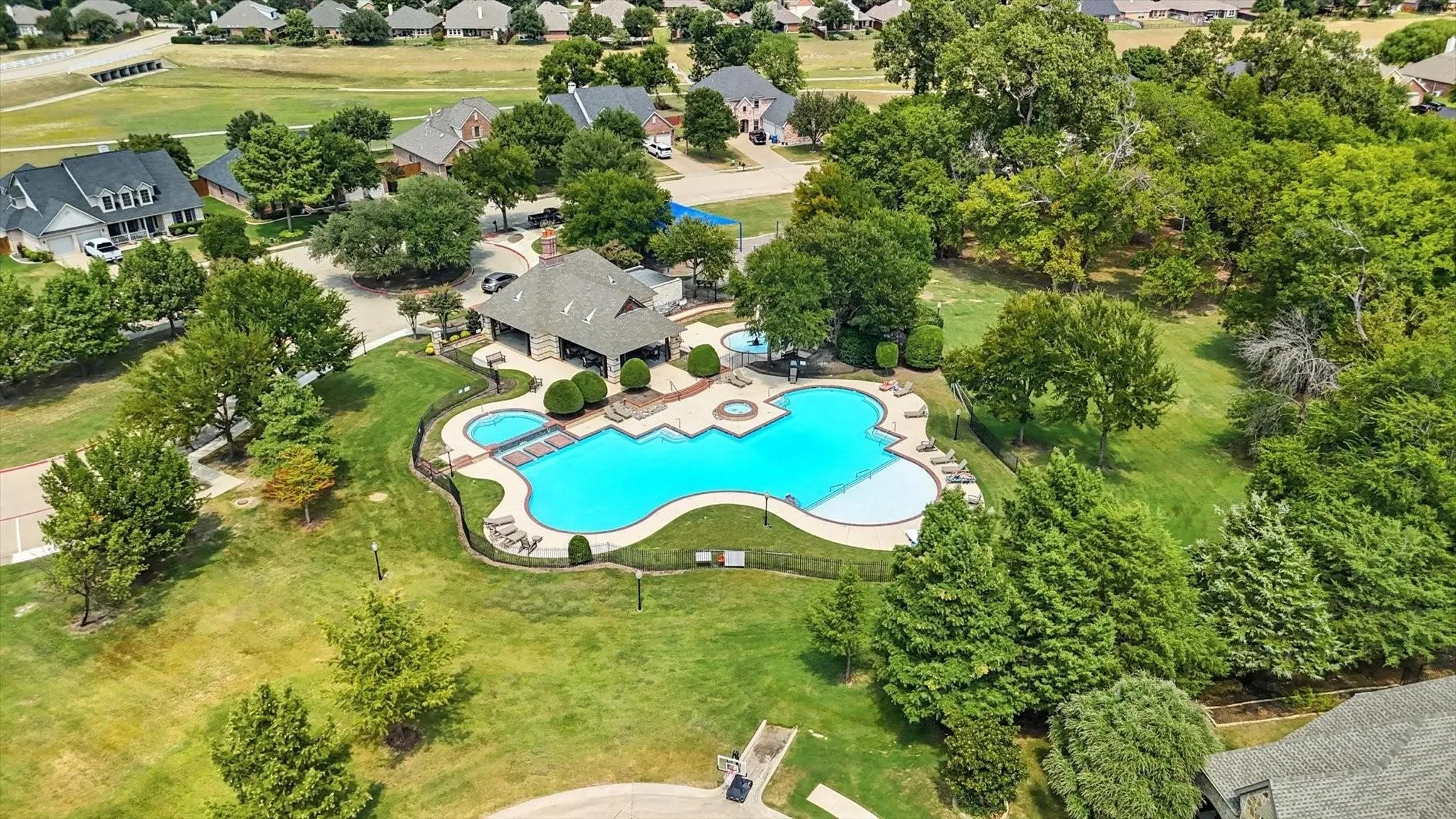 Single Family Residence For Sale in Denton County , 308 Sandy Cove, Argyle, Texas 76226, 4 Bedroom, 3 Bathroom, 3 Garage spaces, 3,188 Sqft, built in 2005, mls#21277426, Real Estate Agent in Argyle, Homes For Sale in Denton county, Homes For Sale in Argyle, Realtor in Argyle Texas, Real Estate Brokerage Independent Realty Texas, Luminita Cordes Realtor