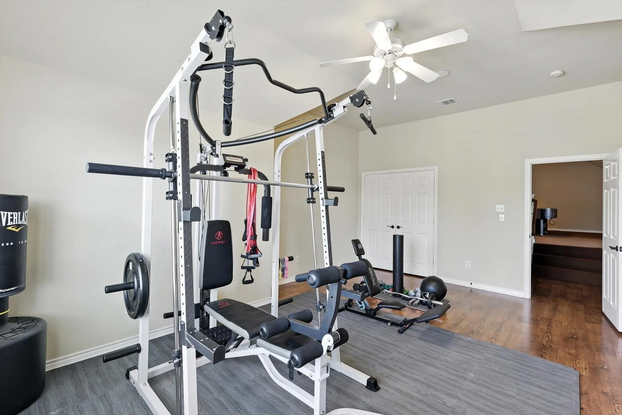 Single Family Residence For Sale in Denton County , 308 Sandy Cove, Argyle, Texas 76226, 4 Bedroom, 3 Bathroom, 3 Garage spaces, 3,188 Sqft, built in 2005, mls#21277426, Real Estate Agent in Argyle, Homes For Sale in Denton county, Homes For Sale in Argyle, Realtor in Argyle Texas, Real Estate Brokerage Independent Realty Texas, Luminita Cordes Realtor
